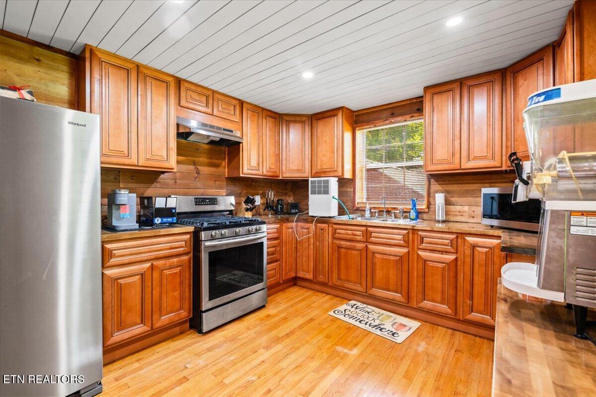 696 Young Road Lafollette TN 37766