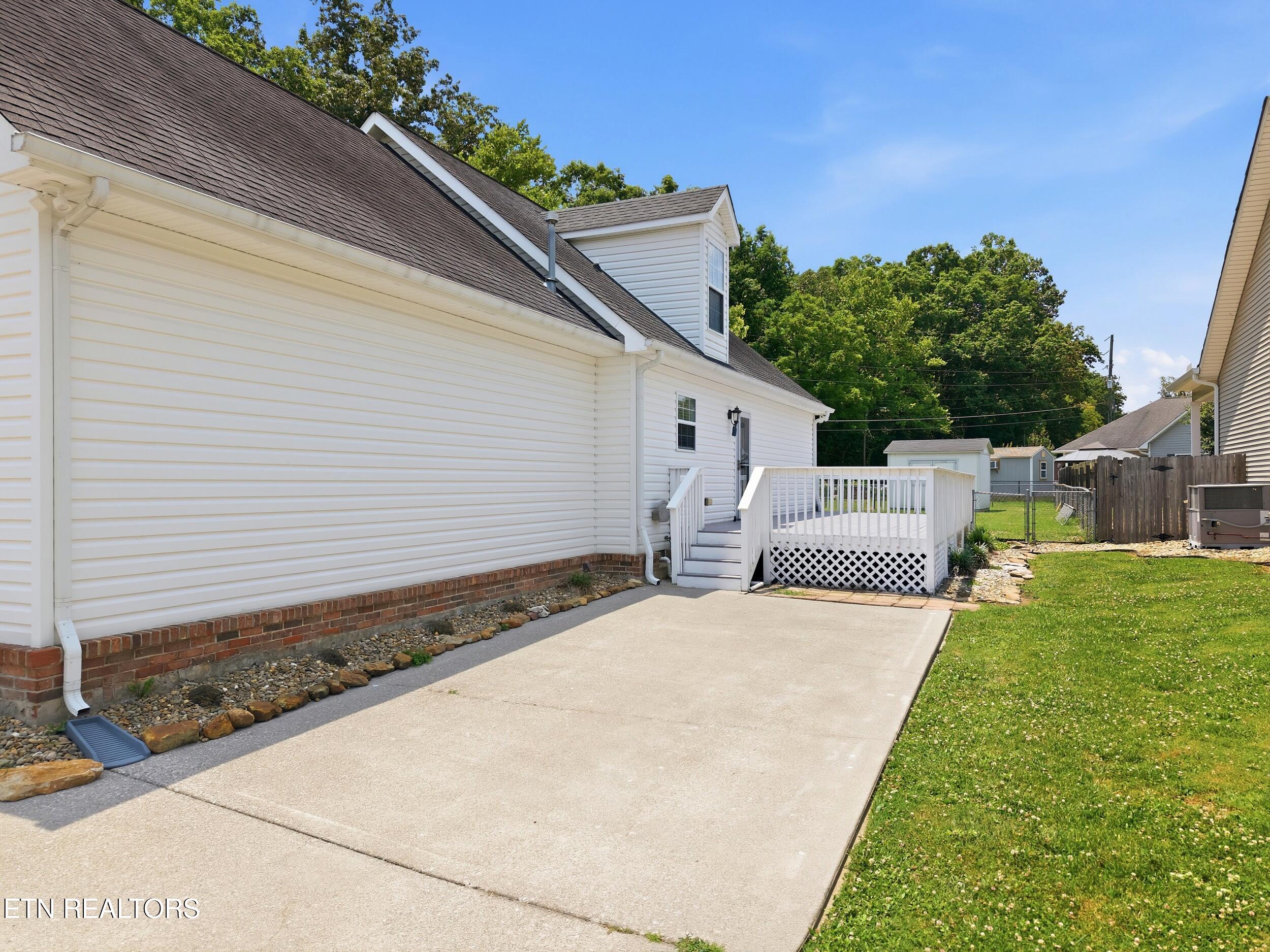105 Aspen Lane Oliver Springs TN 37840