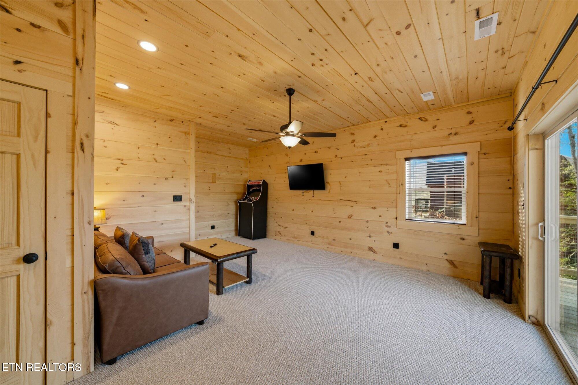 586 Chickasaw Gap Way Pigeon Forge TN 37863