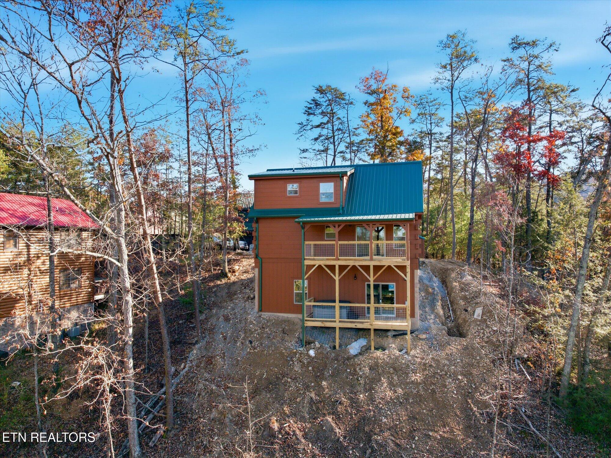 586 Chickasaw Gap Way Pigeon Forge TN 37863