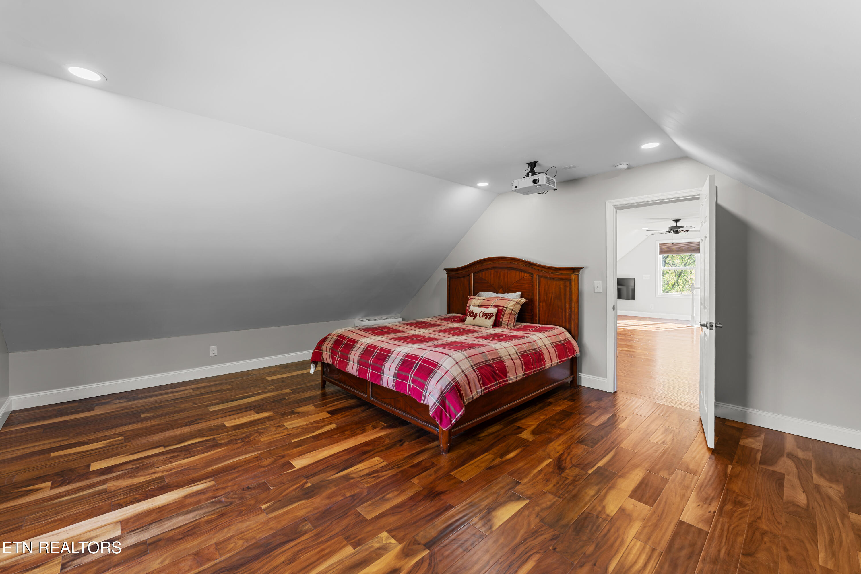 260 Shepard Lane Thorn Hill TN 37881