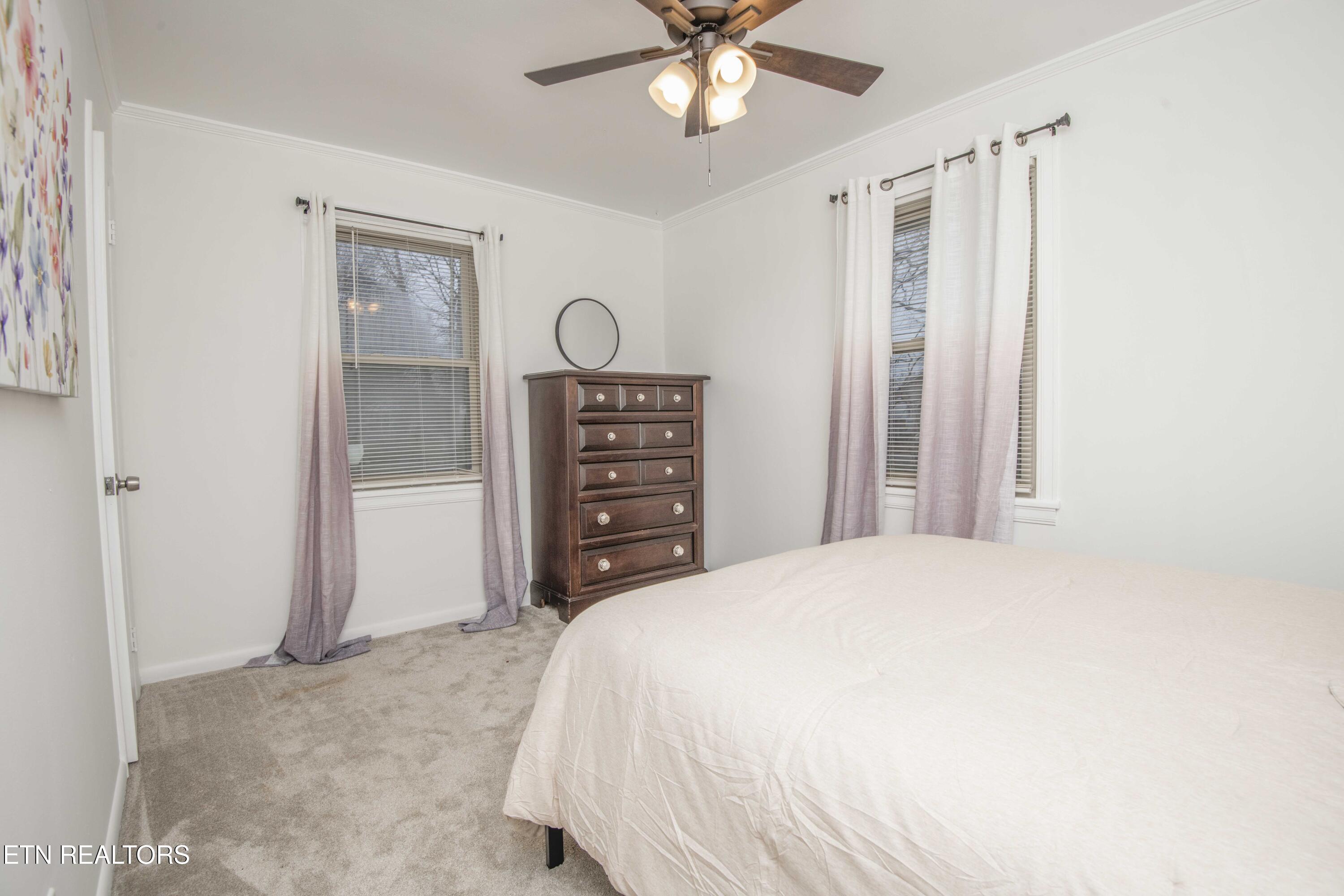 209 N Laurel Circle Knoxville TN 37912