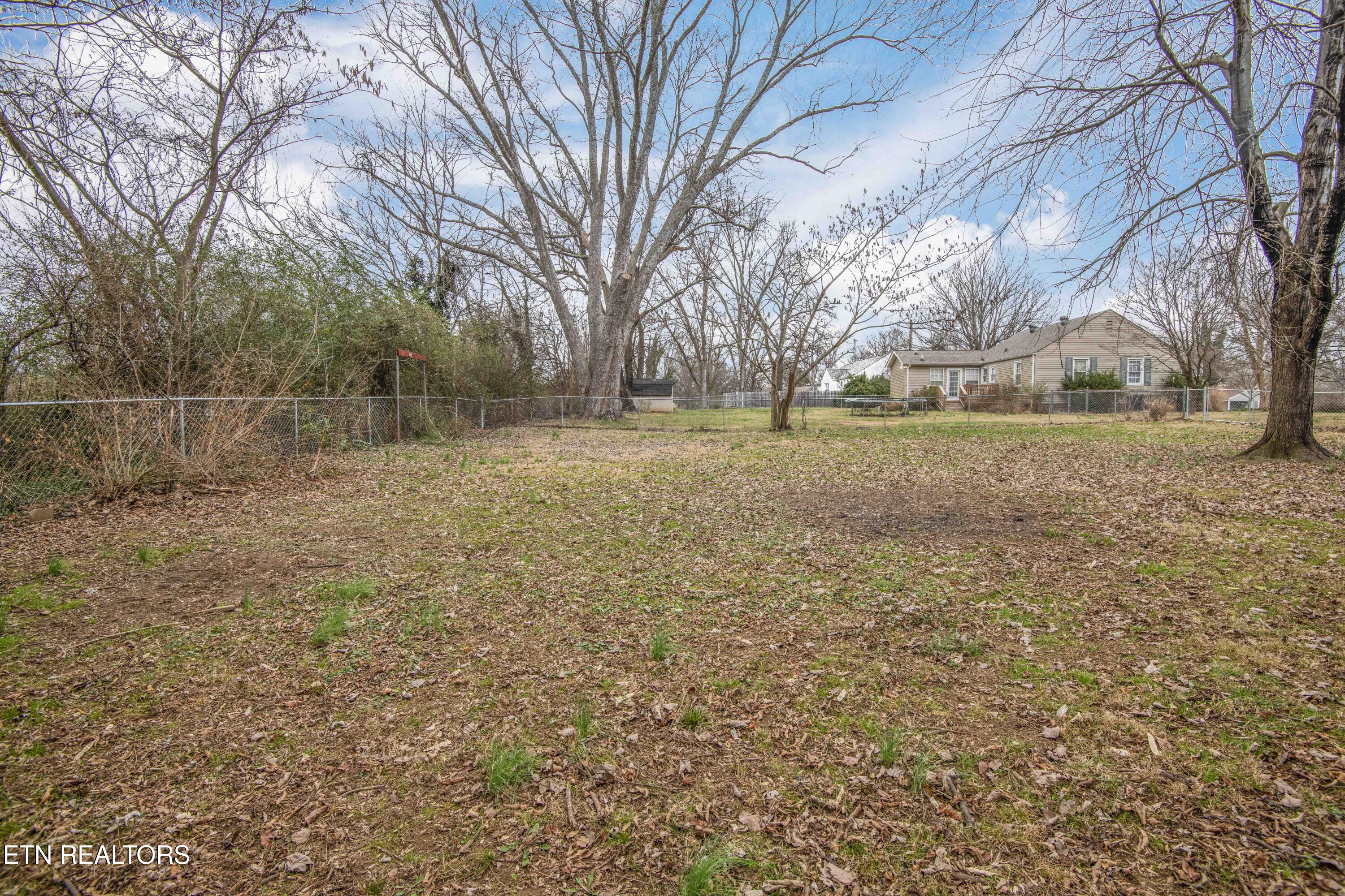 209 N Laurel Circle Knoxville TN 37912