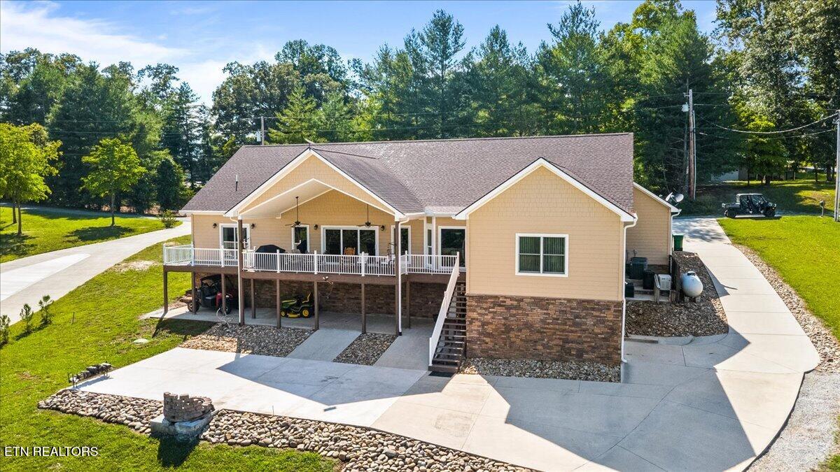 1380 E Norris Point Road Lafollette TN 37766