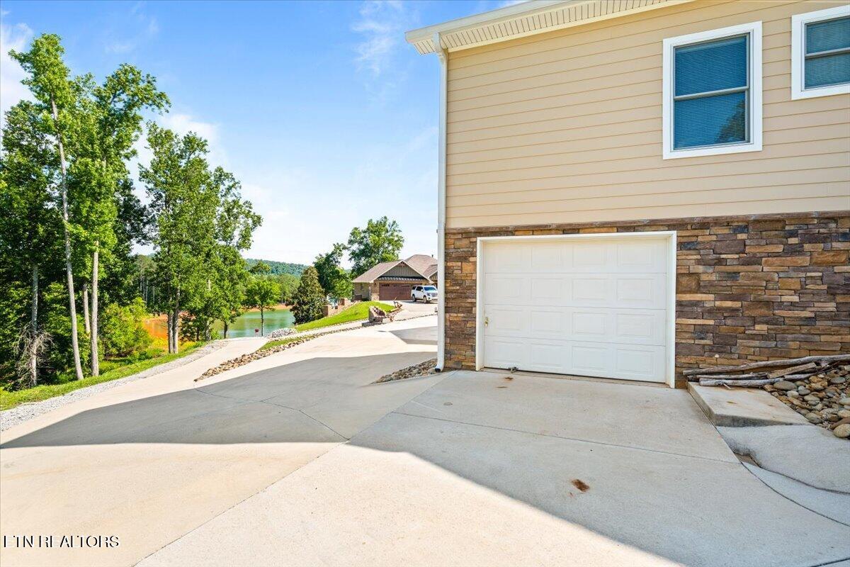 1380 E Norris Point Road Lafollette TN 37766
