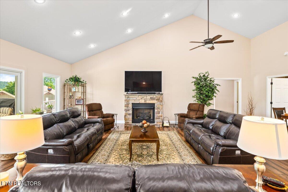 1380 E Norris Point Road Lafollette TN 37766