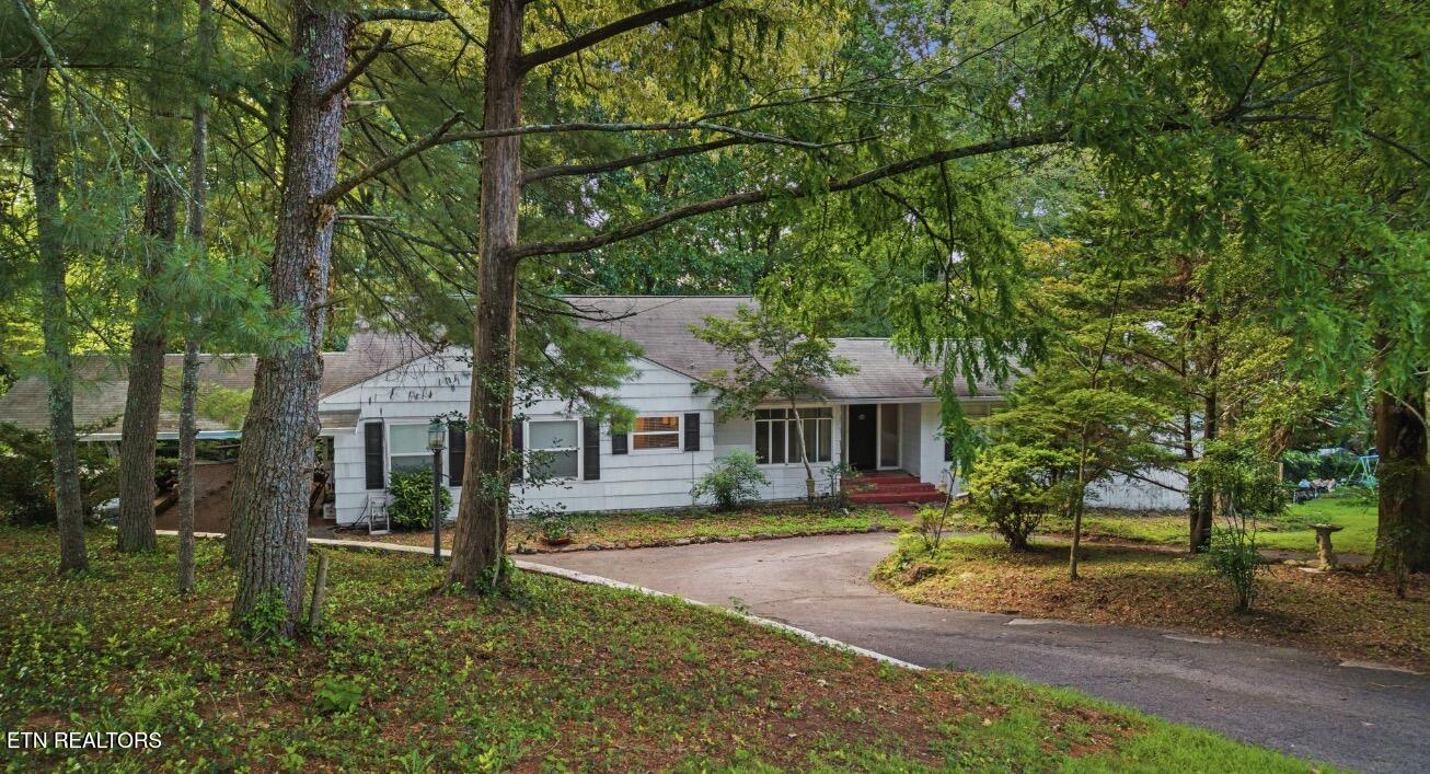 124 Orchard Circle Oak Ridge TN 37830