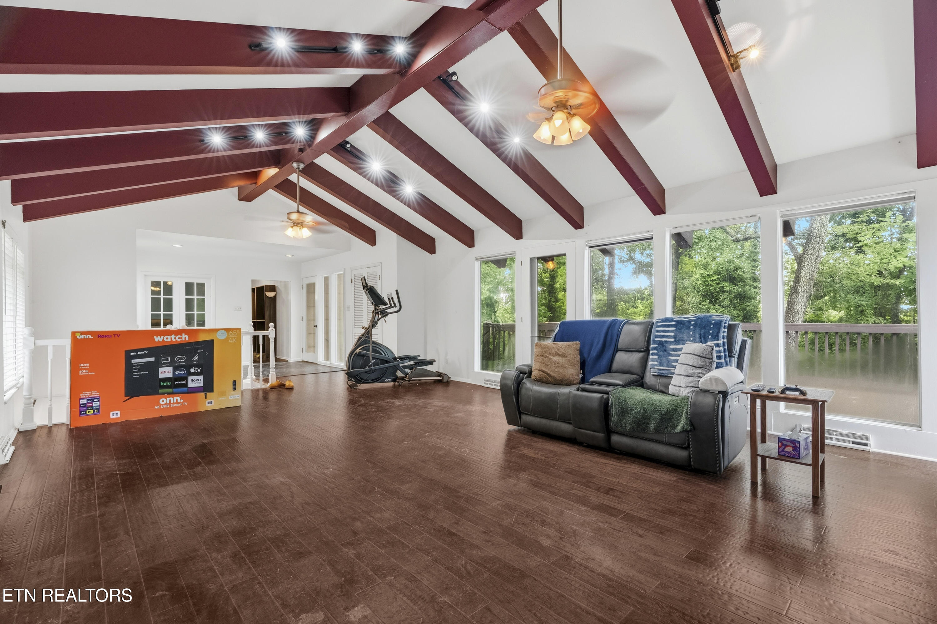 124 Orchard Circle Oak Ridge TN 37830