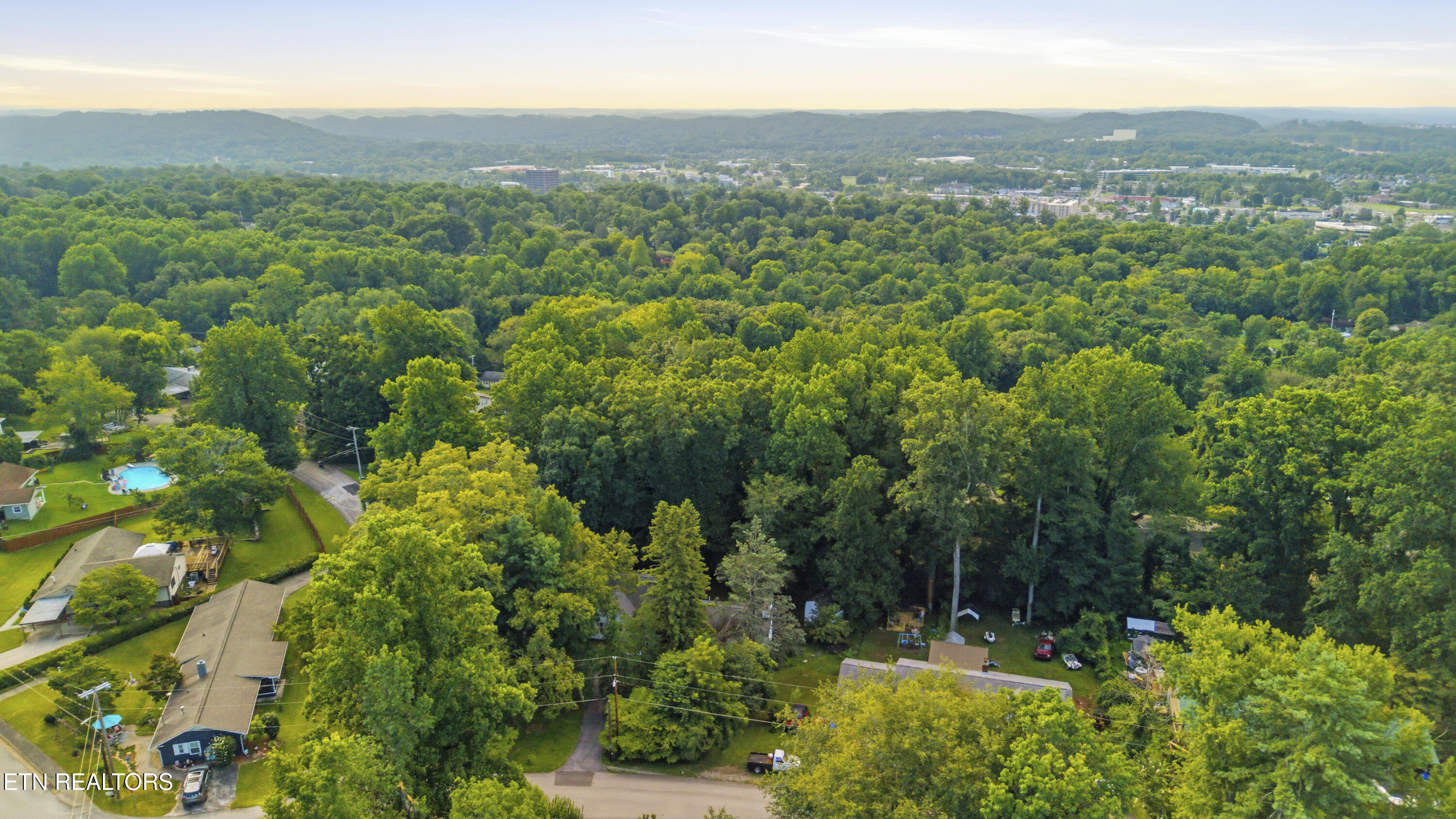 124 Orchard Circle Oak Ridge TN 37830