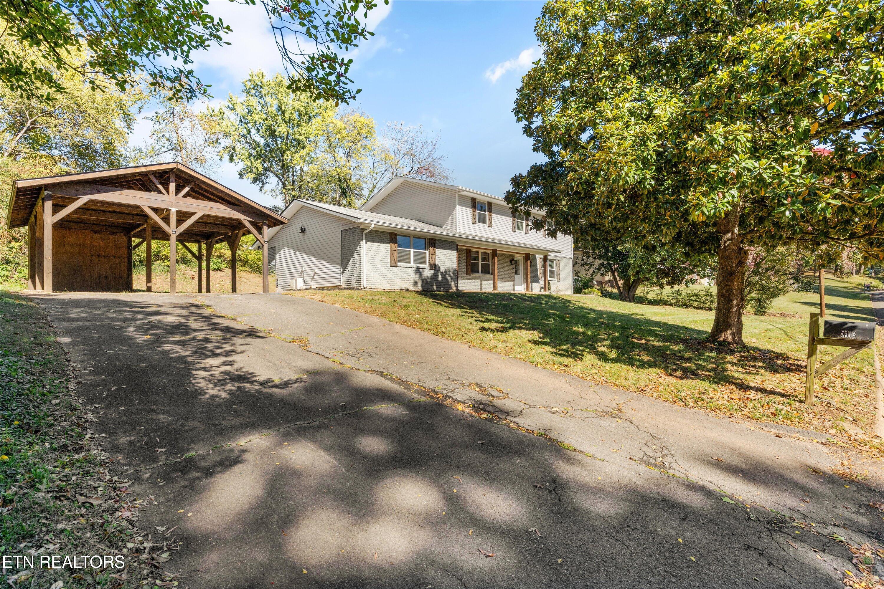 5413 NW Smoky Trail Knoxville TN 37909