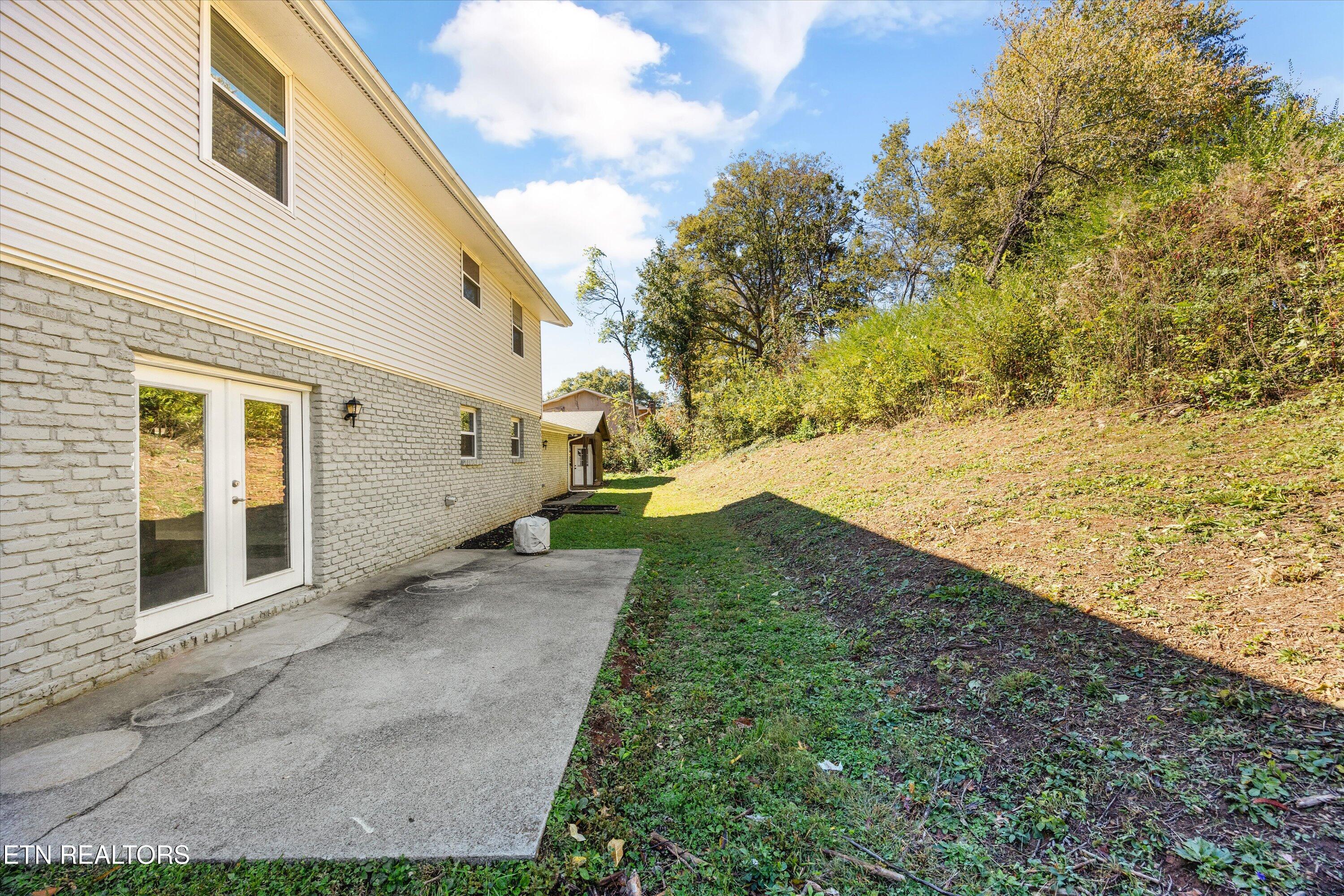 5413 NW Smoky Trail Knoxville TN 37909
