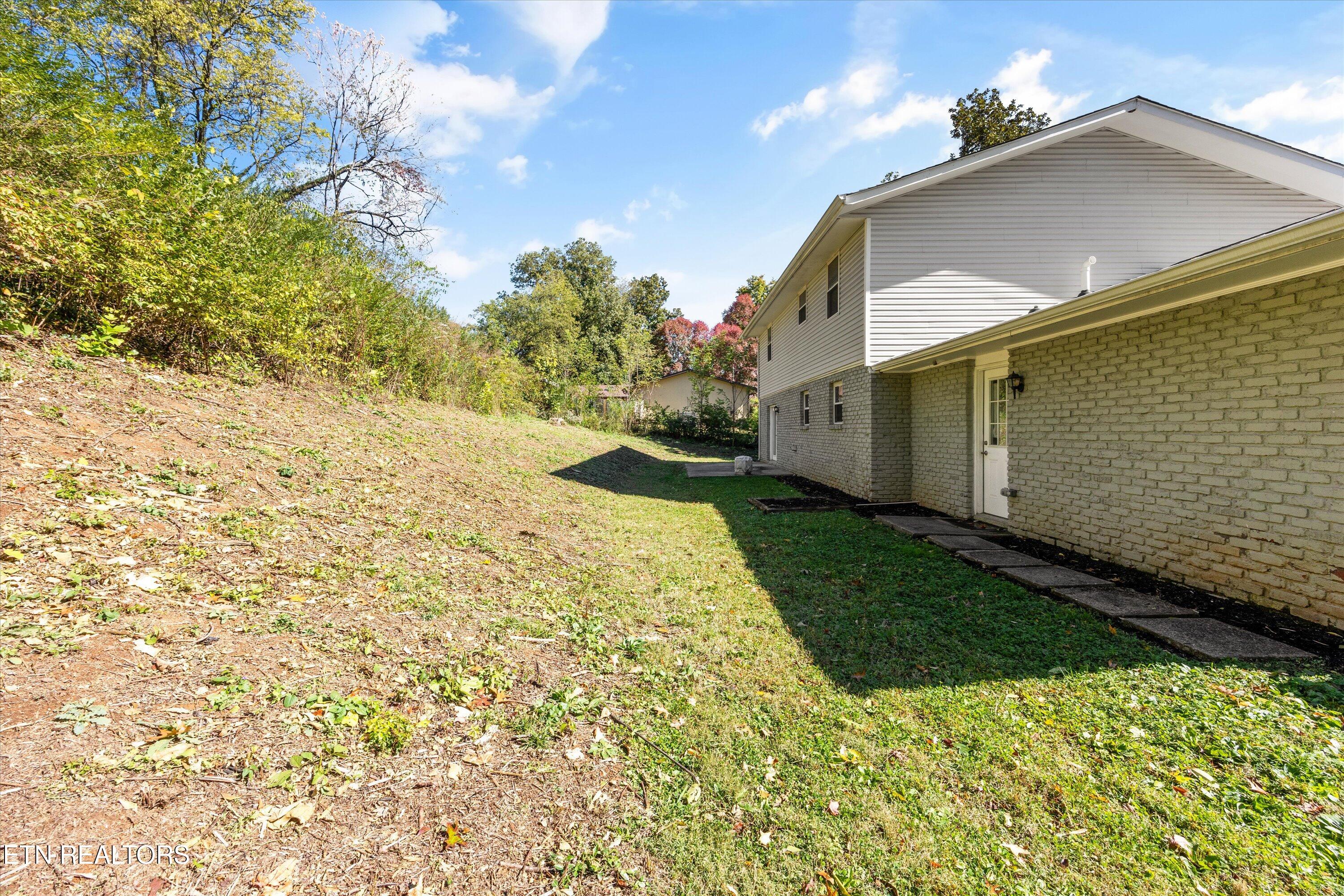 5413 NW Smoky Trail Knoxville TN 37909