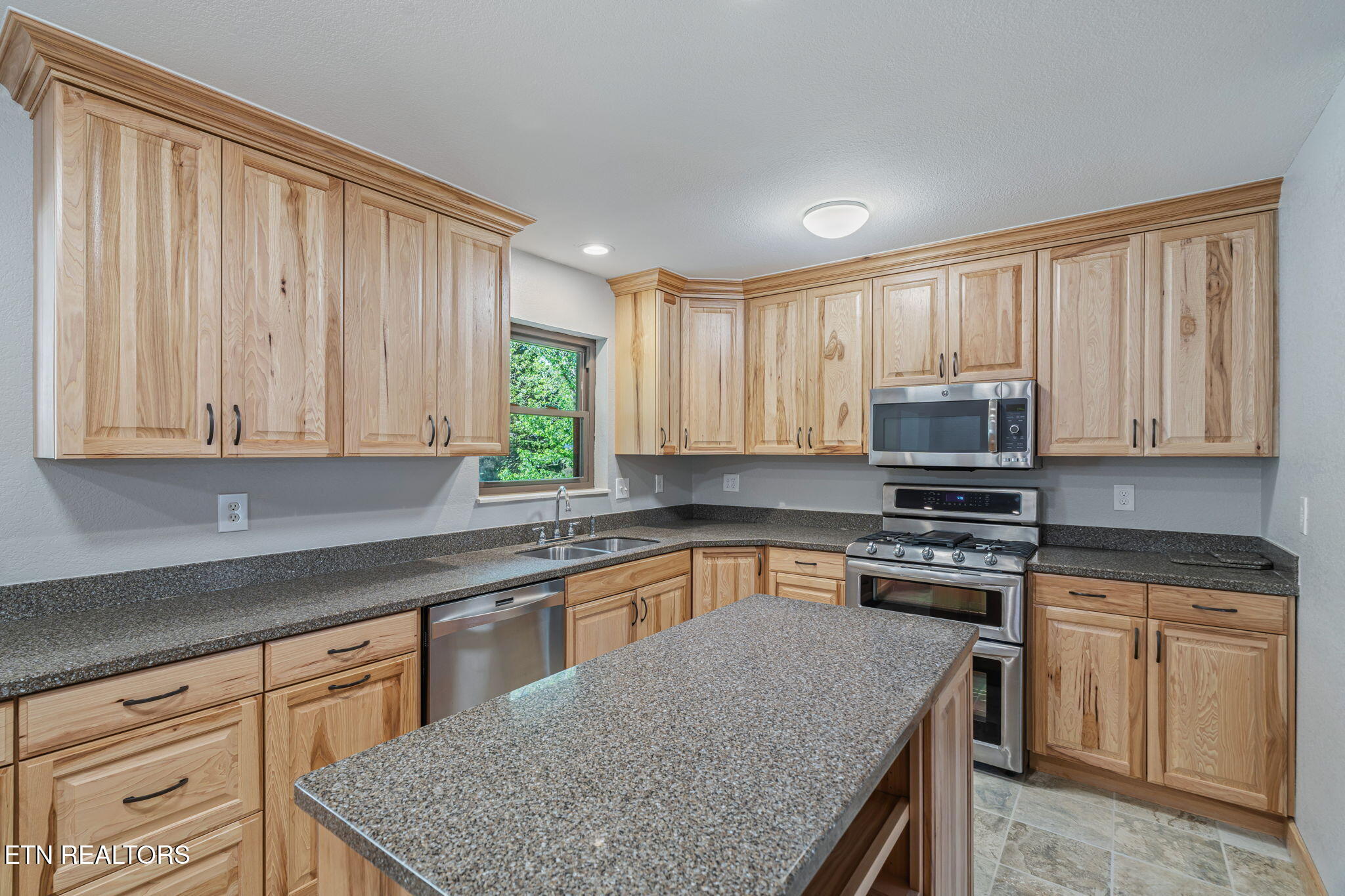 206 Lakeview Lane Oak Ridge TN 37830