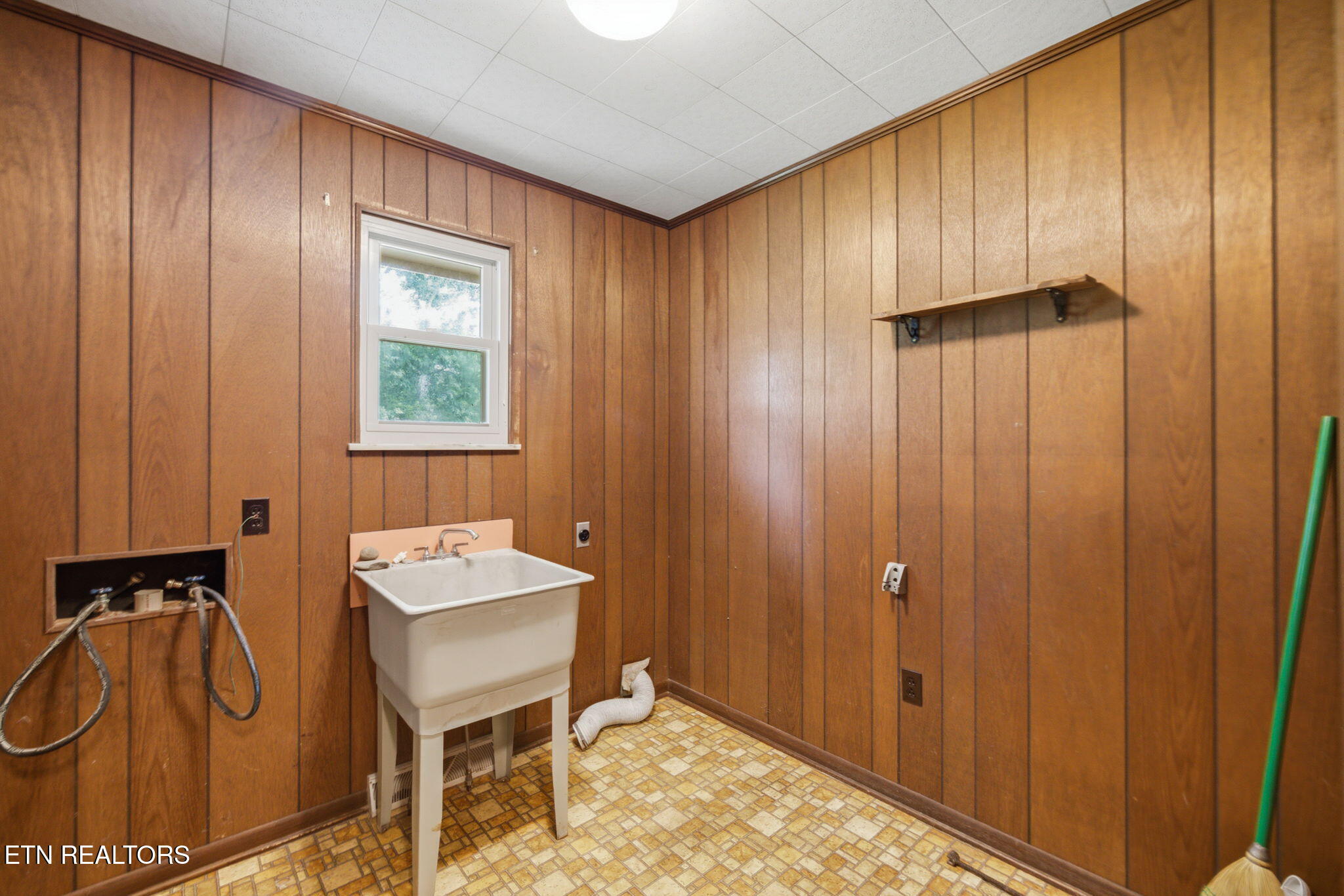 2866 Williams Ferry Road Lenoir City TN 37771