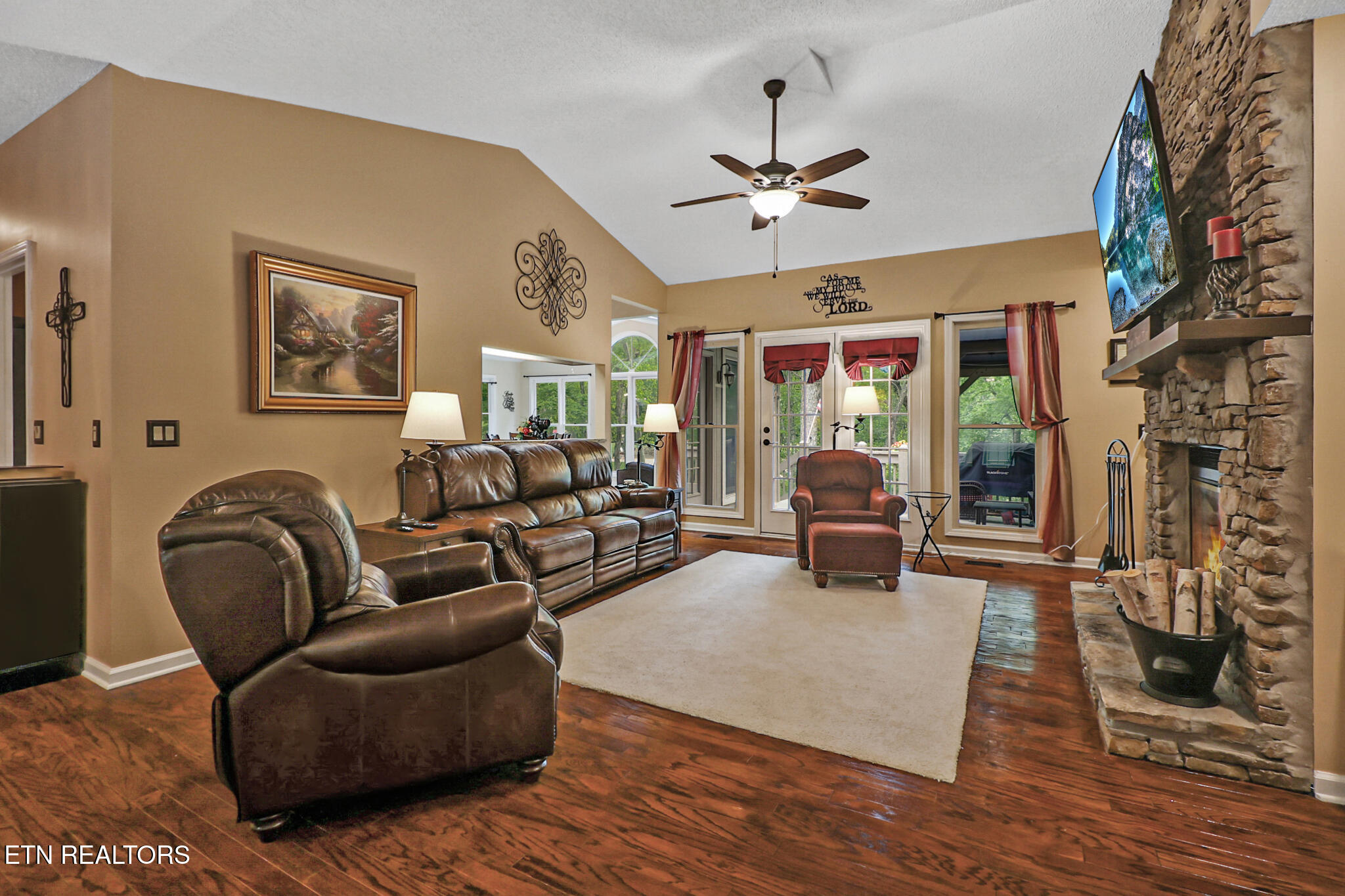 19 Claremont Circle Fairfield Glade TN 38558