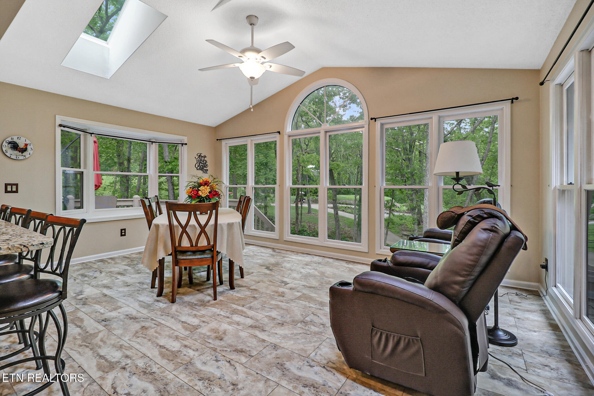 19 Claremont Circle Fairfield Glade TN 38558