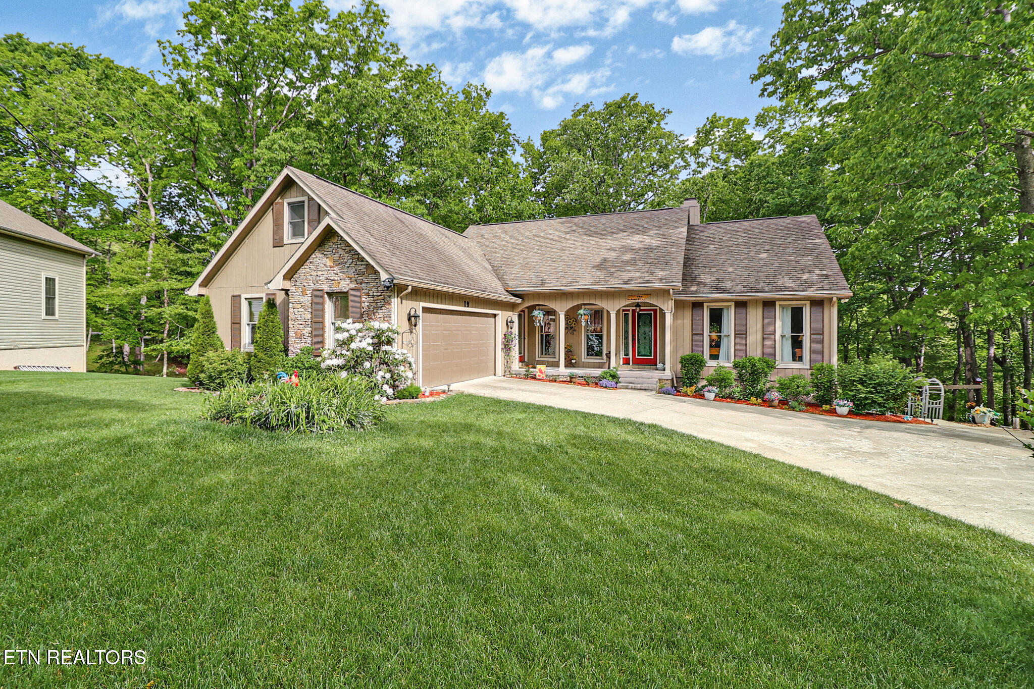 19 Claremont Circle Fairfield Glade TN 38558