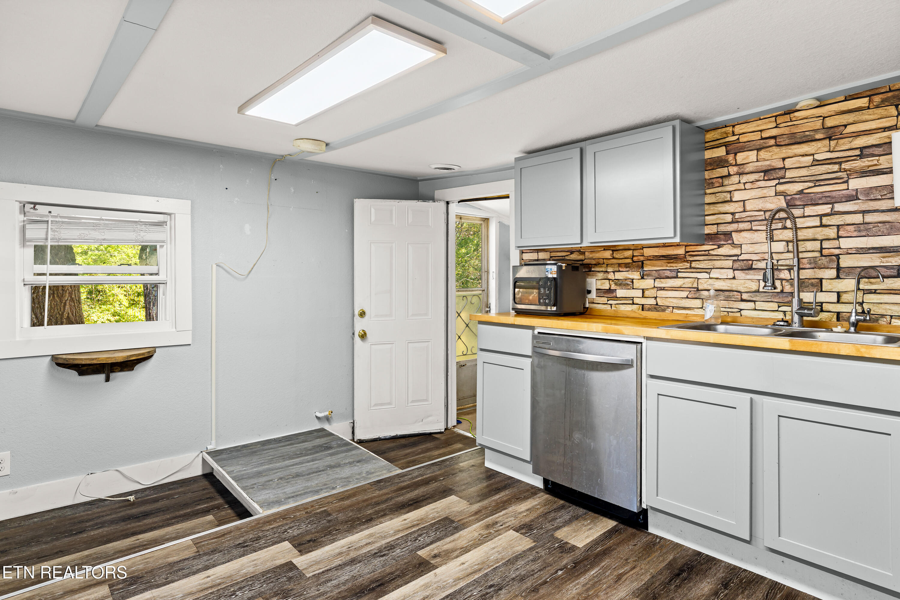 7421 Sevierville Pike Knoxville TN 37920