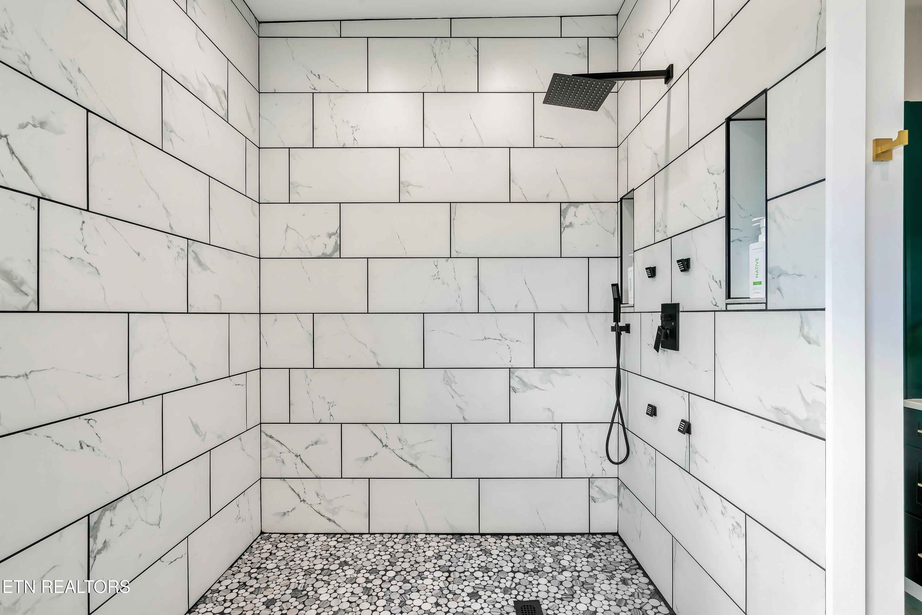 713 John Sevier Drive Sevierville TN 37876