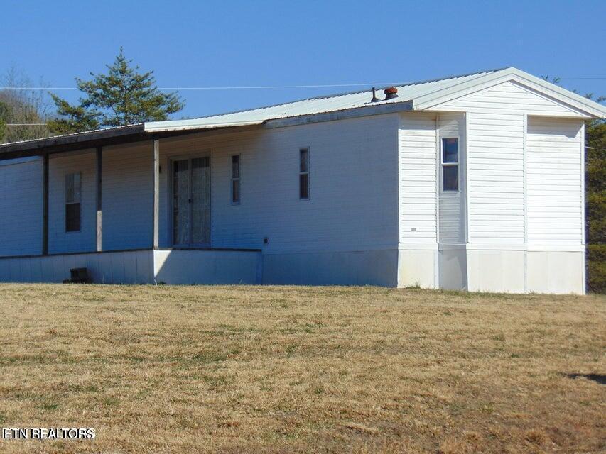 309 Elizabeth Russell Road Speedwell TN 37870