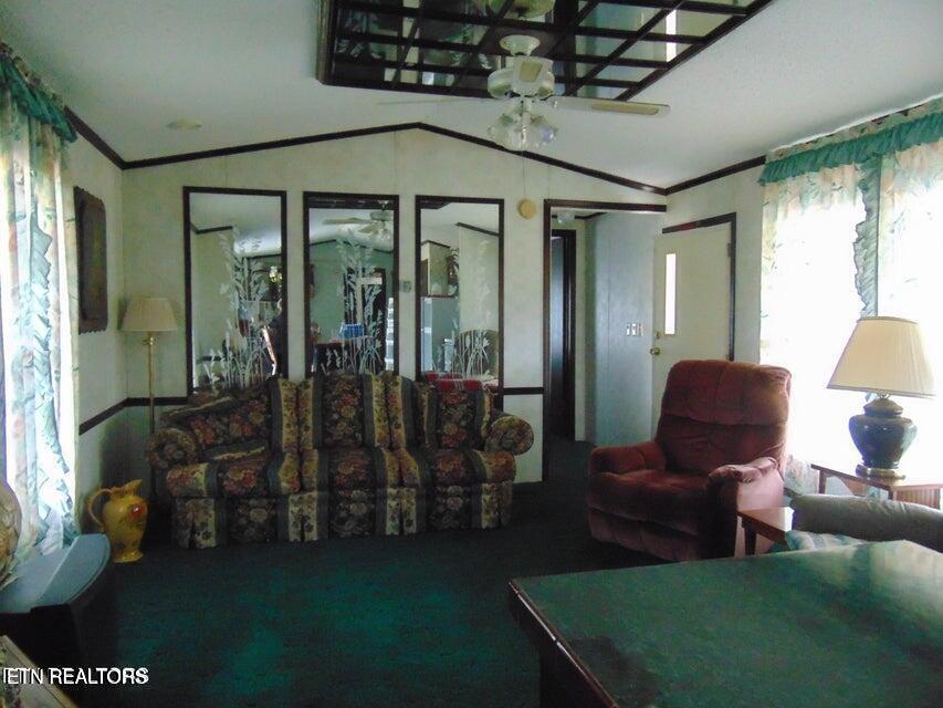 309 Elizabeth Russell Road Speedwell TN 37870