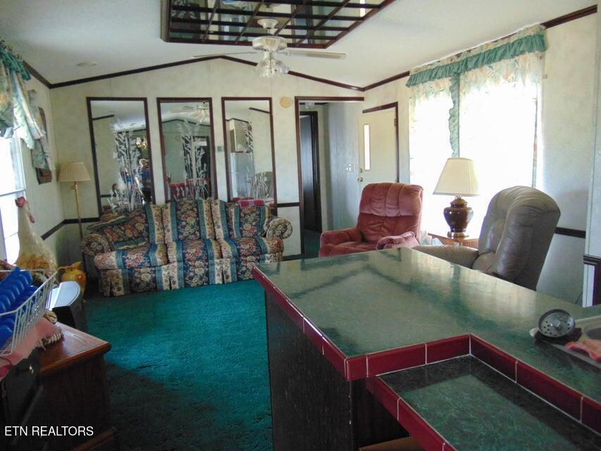 309 Elizabeth Russell Road Speedwell TN 37870