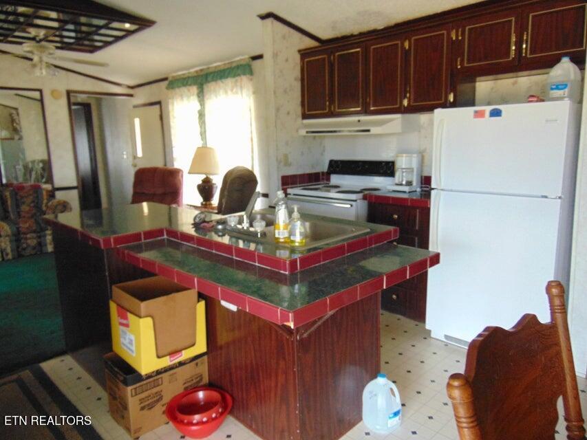 309 Elizabeth Russell Road Speedwell TN 37870