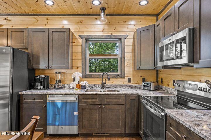 1868 Blue Tick Way Sevierville TN 37876