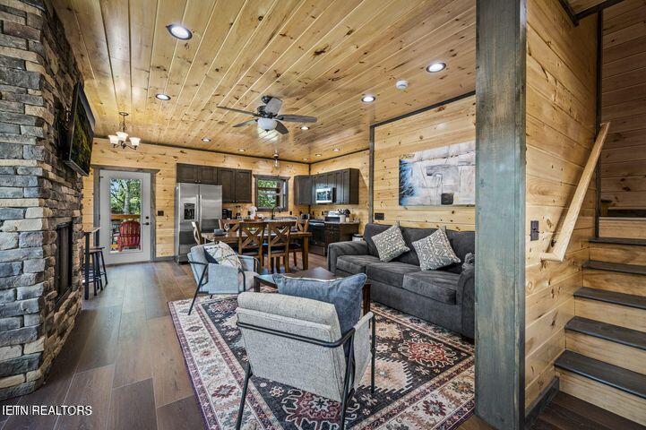1868 Blue Tick Way Sevierville TN 37876