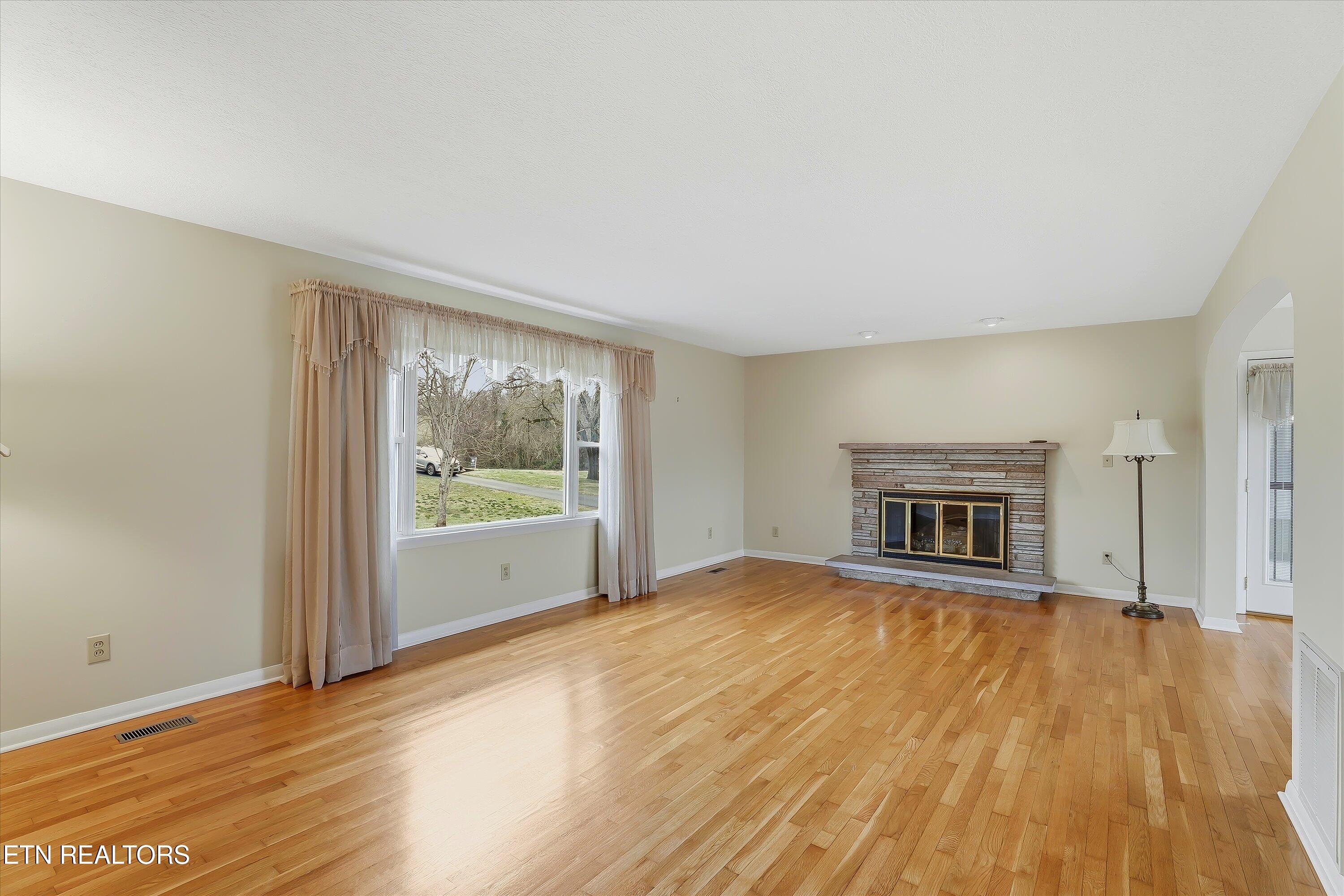 1021 Graves Road Strawberry Plains TN 37871