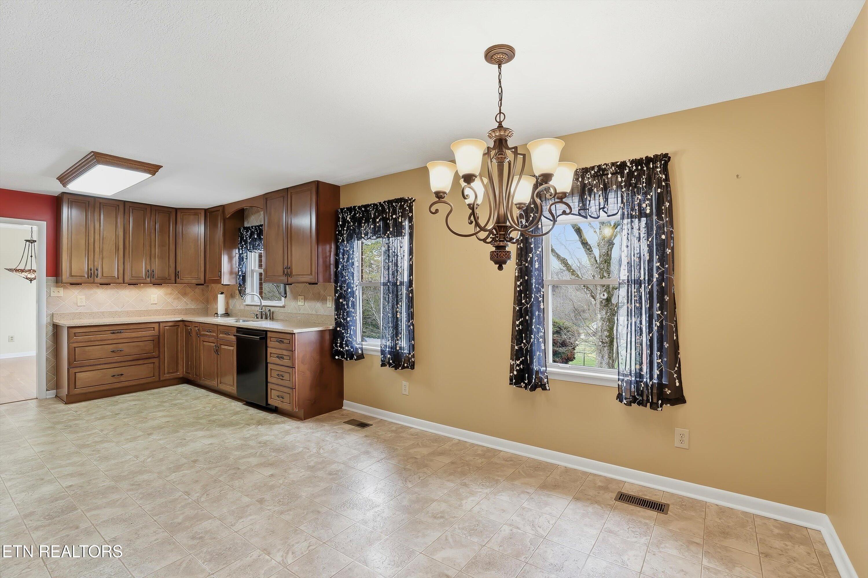 1021 Graves Road Strawberry Plains TN 37871