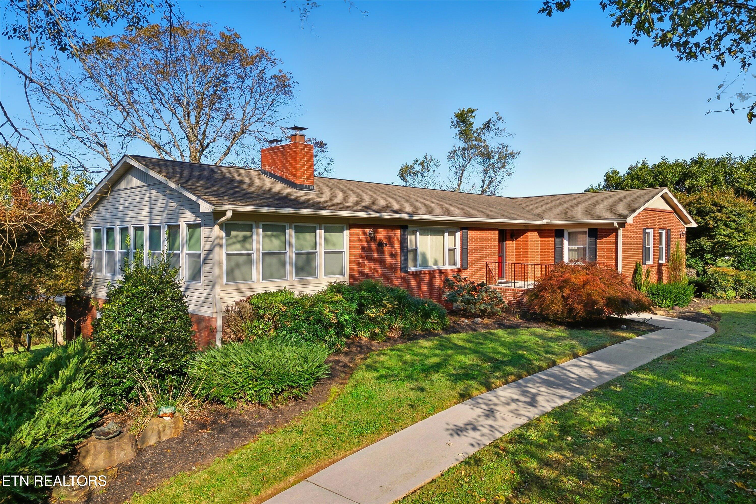 1021 Graves Road Strawberry Plains TN 37871