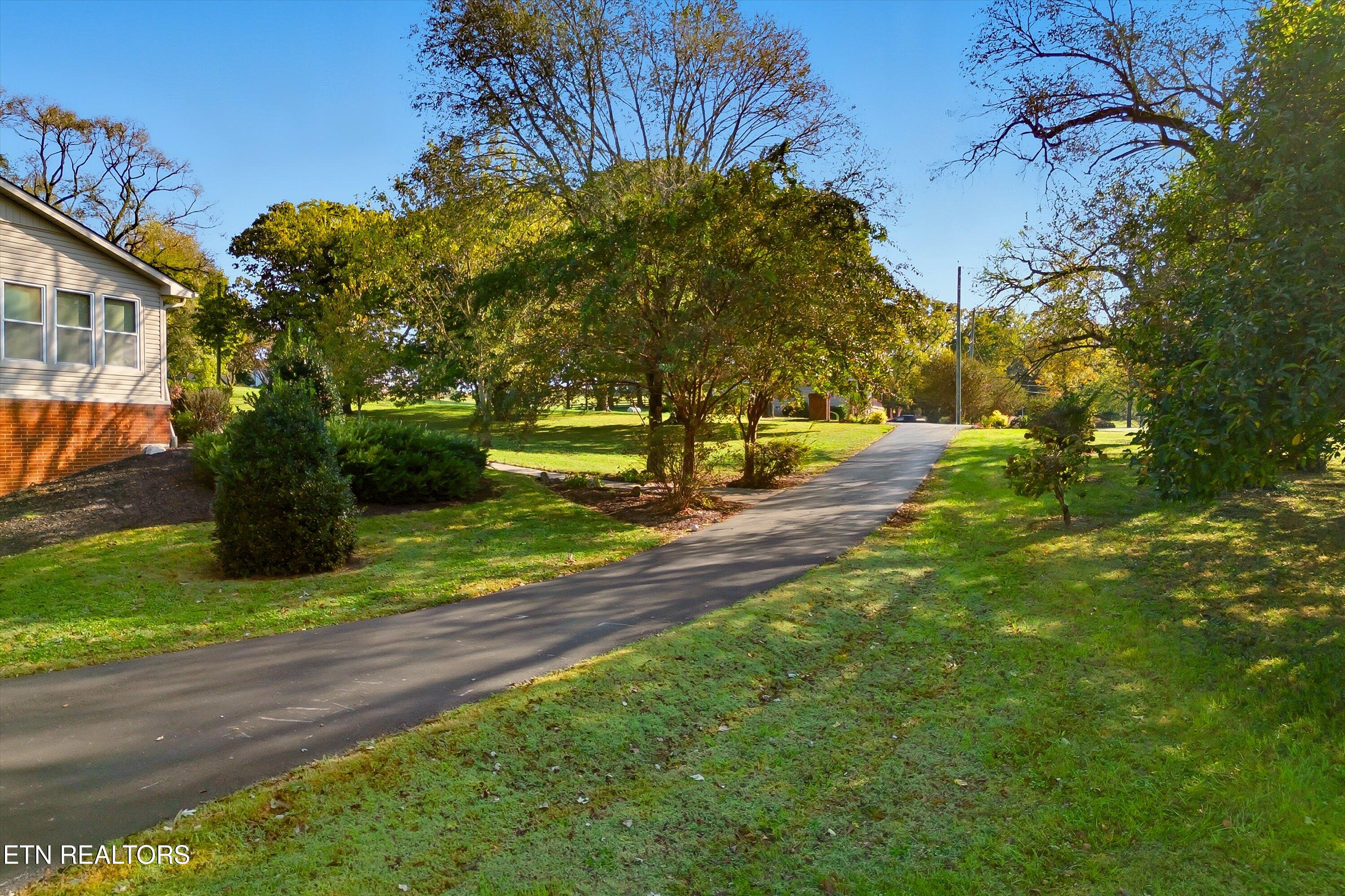 1021 Graves Road Strawberry Plains TN 37871