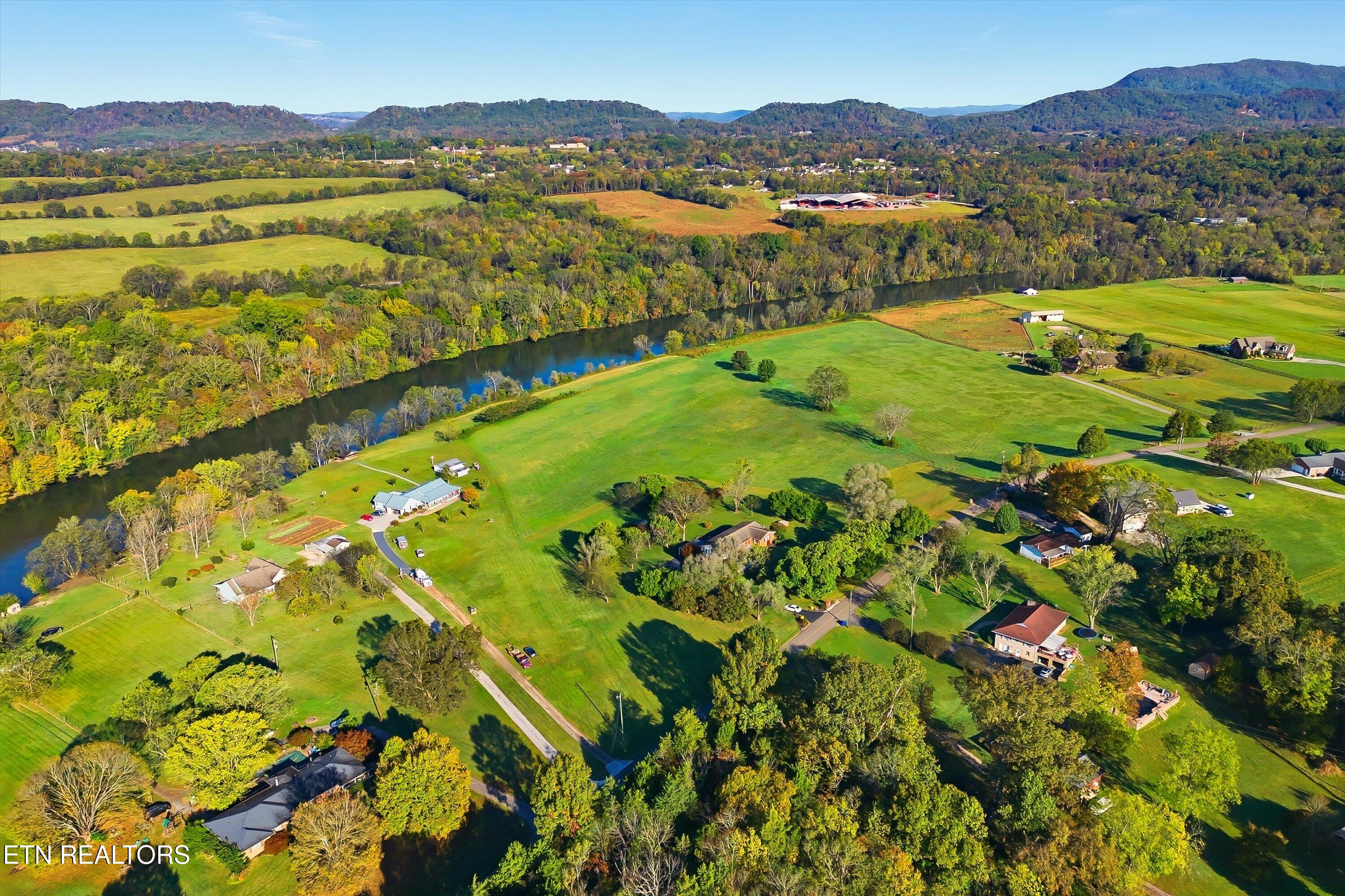 1021 Graves Road Strawberry Plains TN 37871