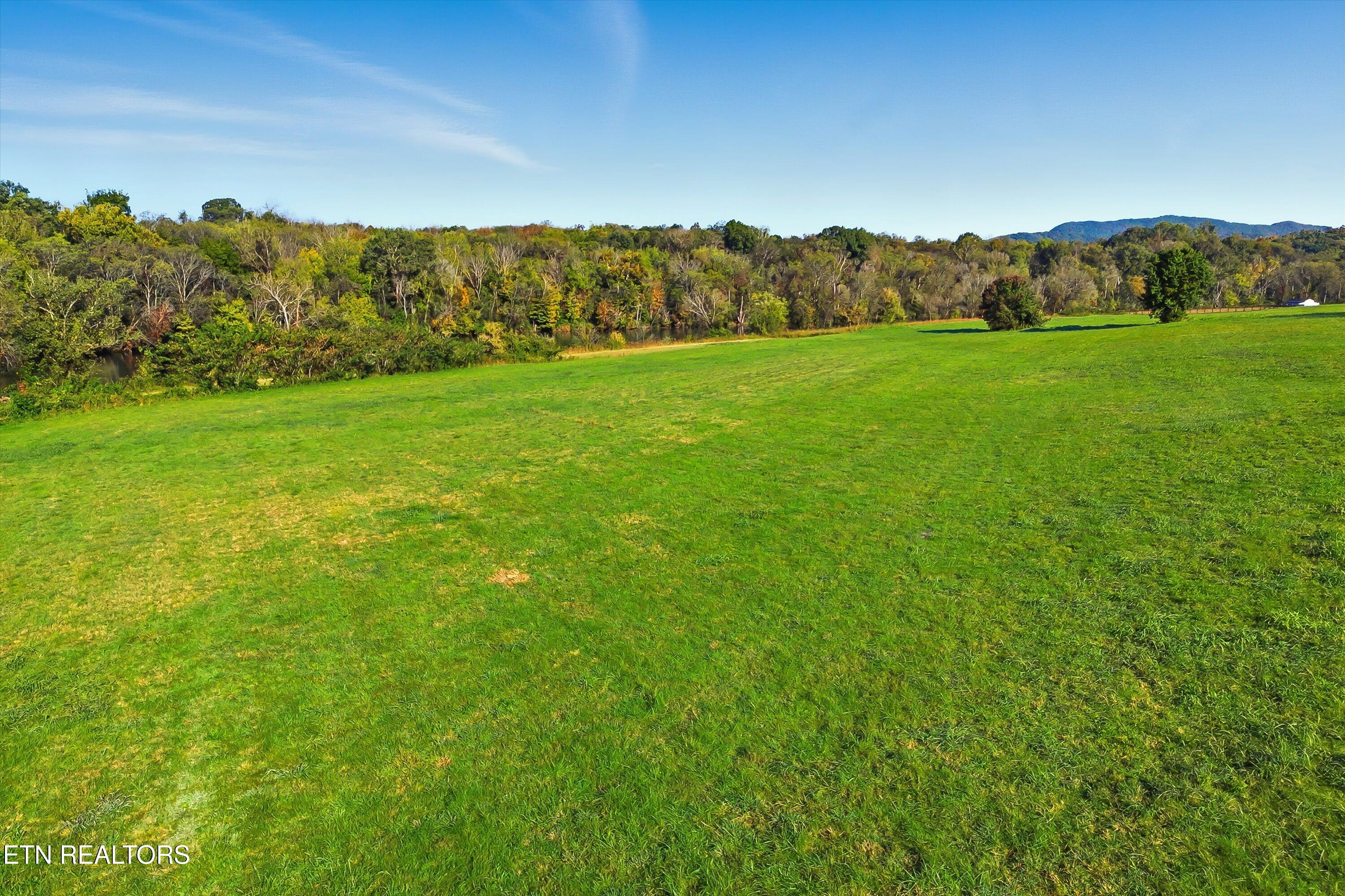 1021 Graves Road Strawberry Plains TN 37871