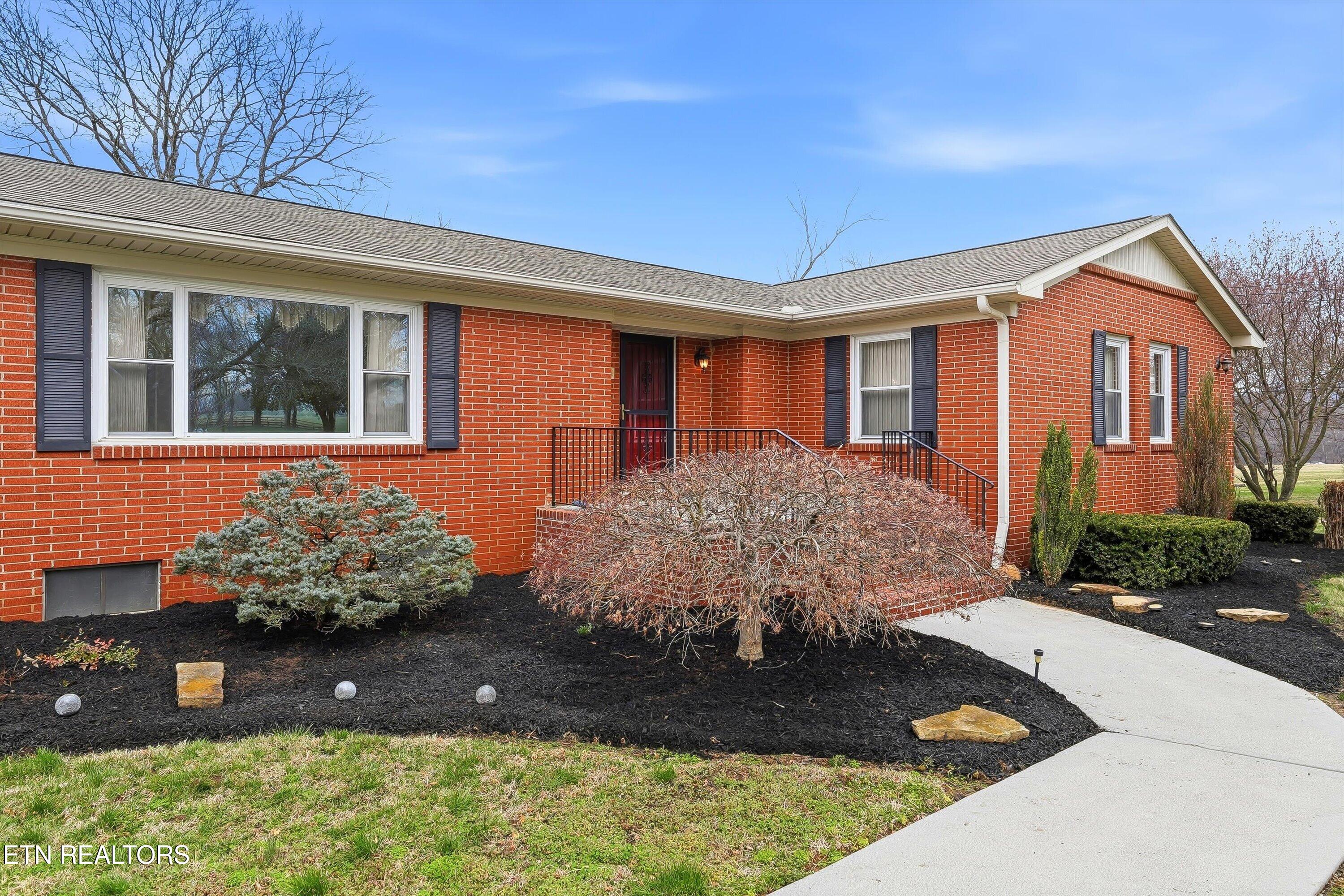1021 Graves Road Strawberry Plains TN 37871