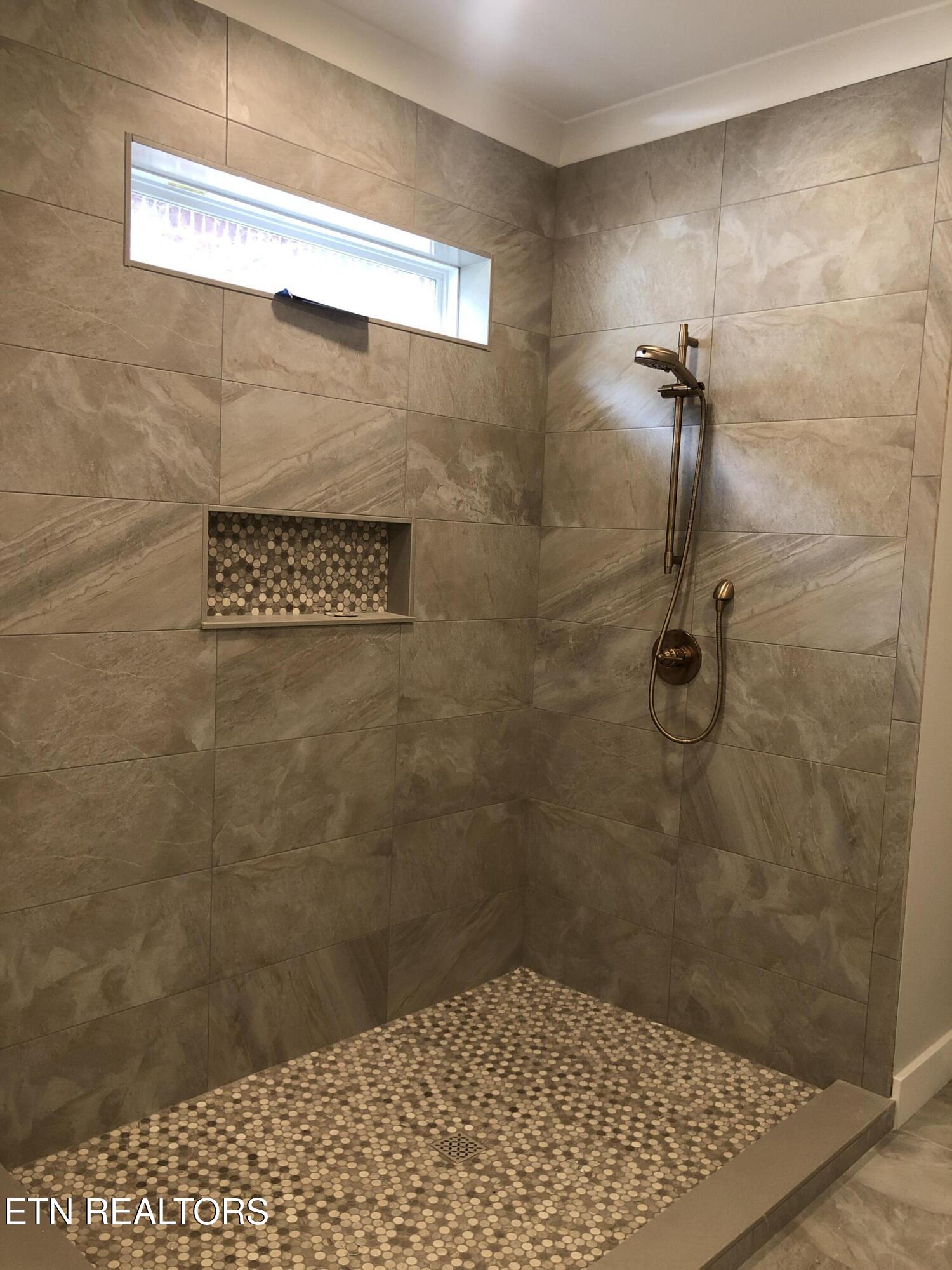 85 Royal Troon Circle Oak Ridge TN 37830