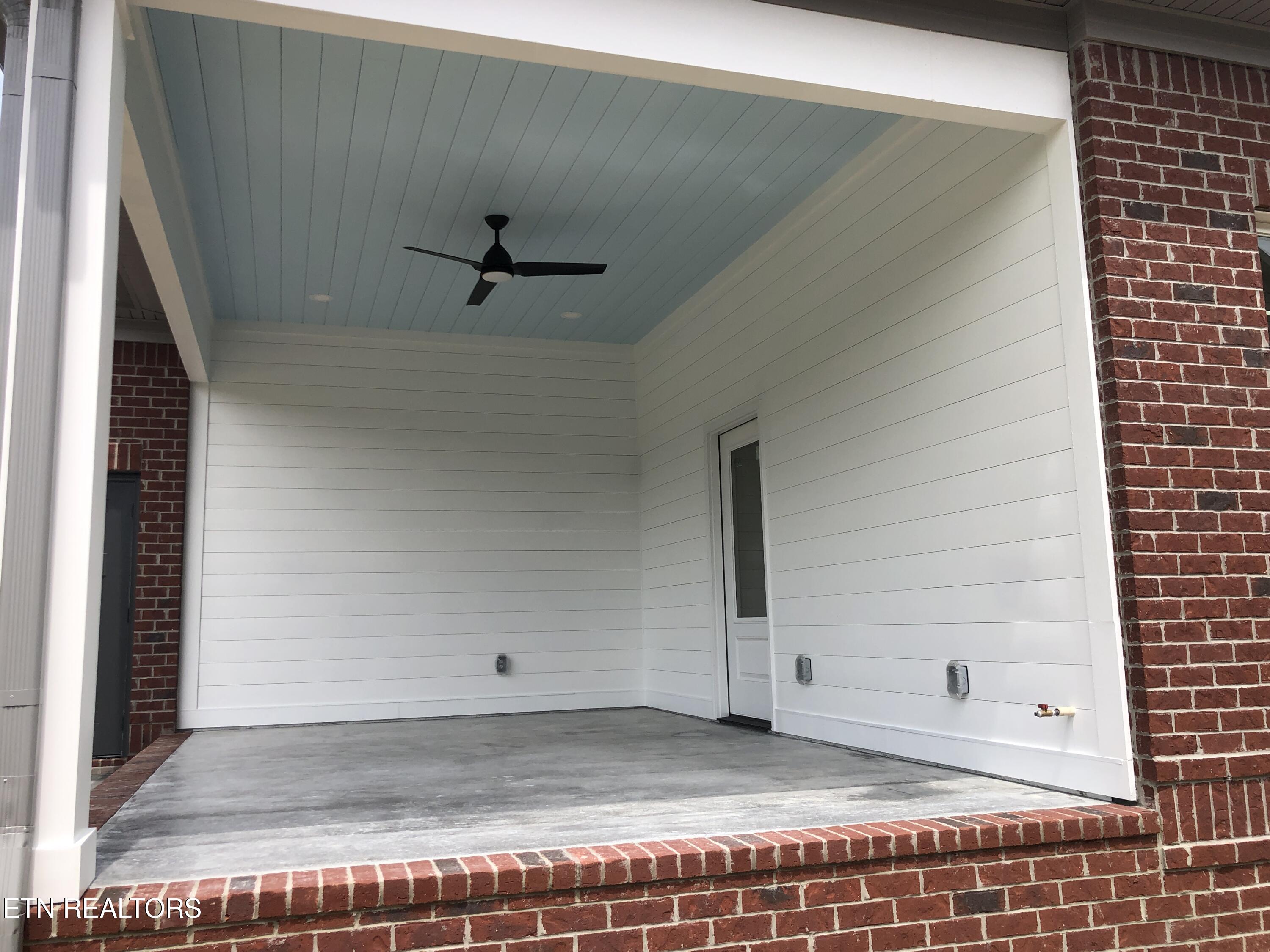 85 Royal Troon Circle Oak Ridge TN 37830