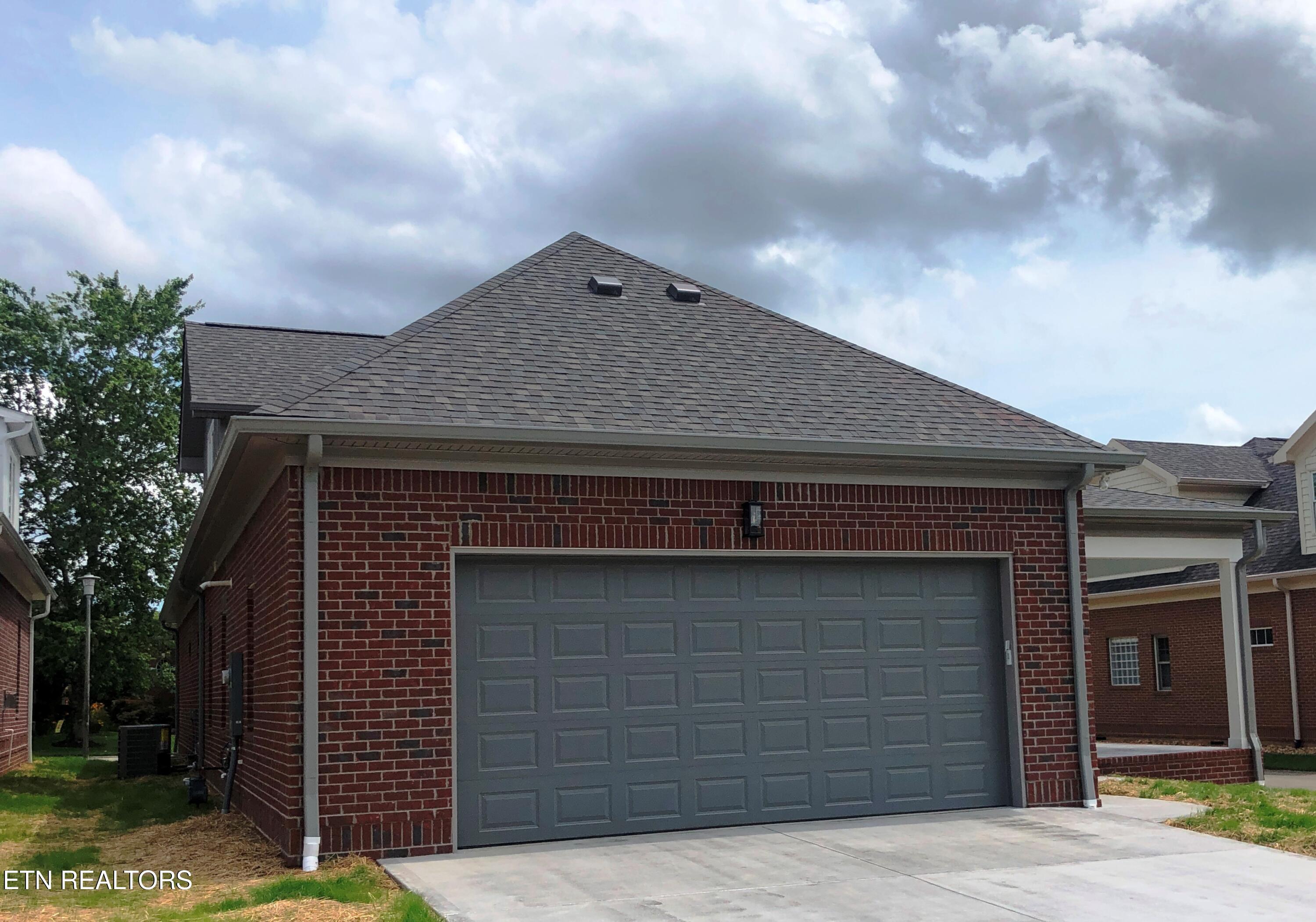 85 Royal Troon Circle Oak Ridge TN 37830