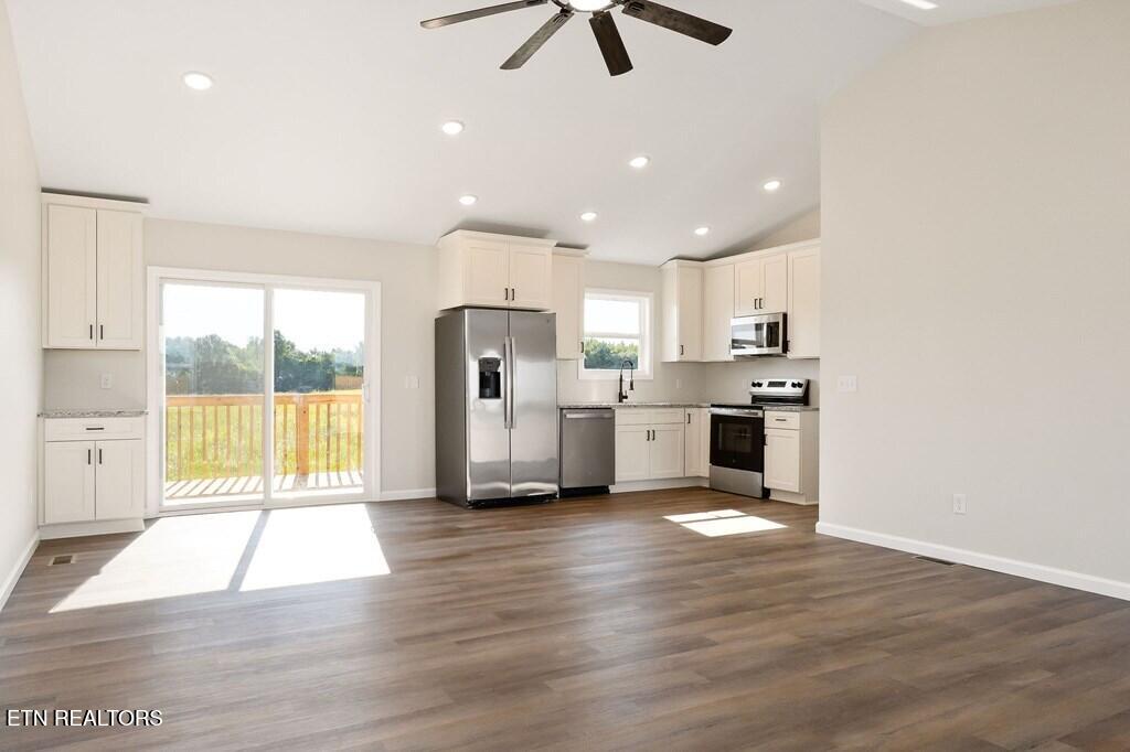 14305 Old Kentucky Road Walling TN 38587
