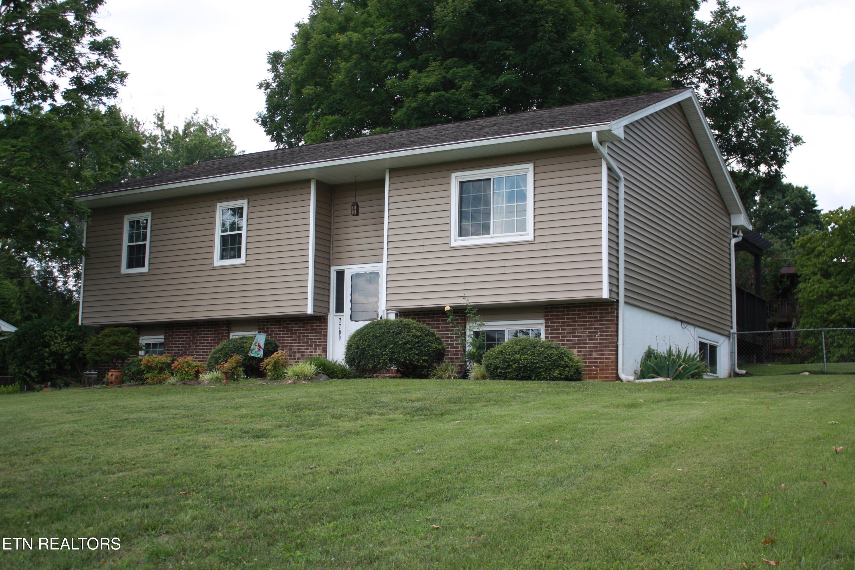 7709 Windsong Road Powell TN 37849
