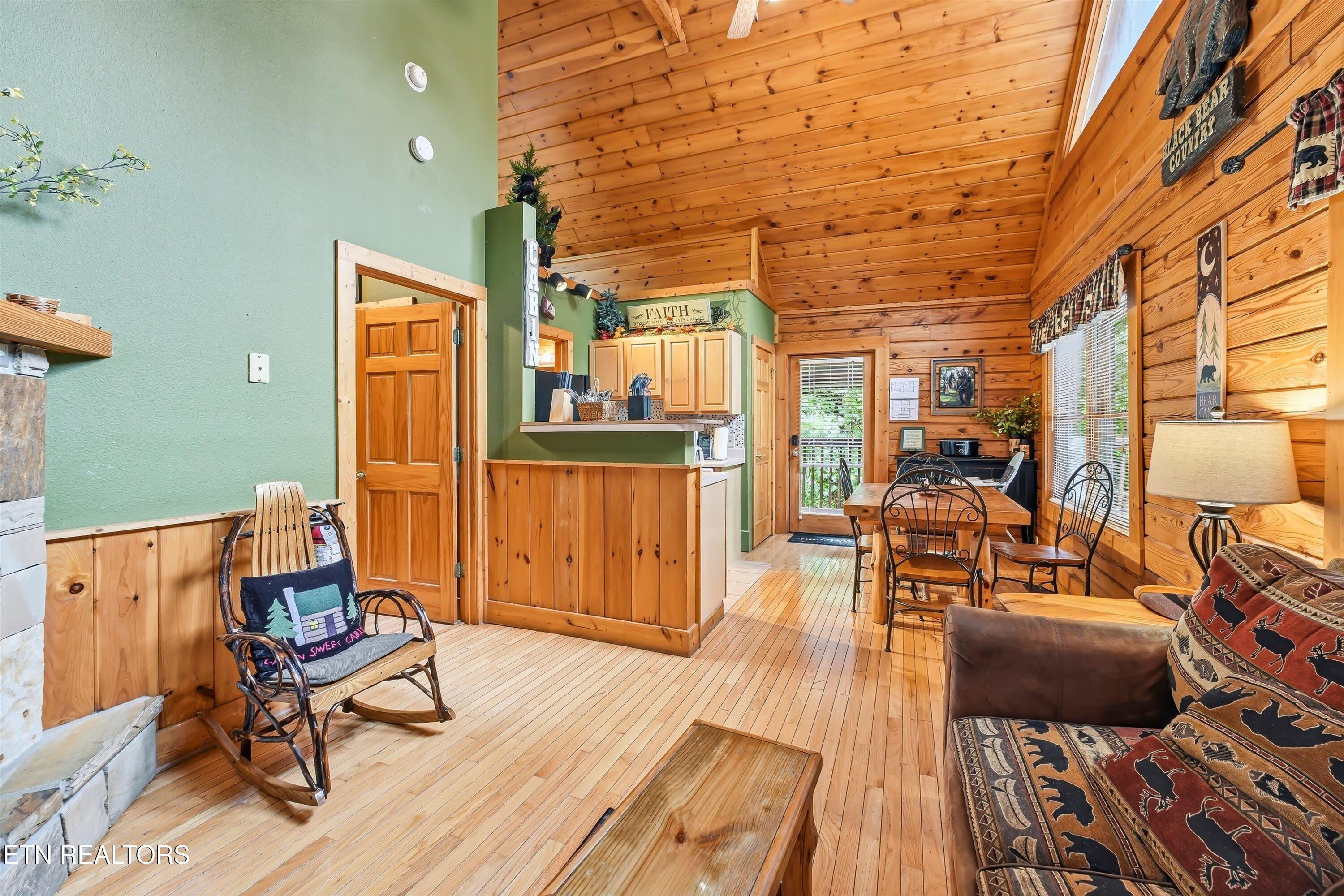 336 Big Bear Way Pigeon Forge TN 37863