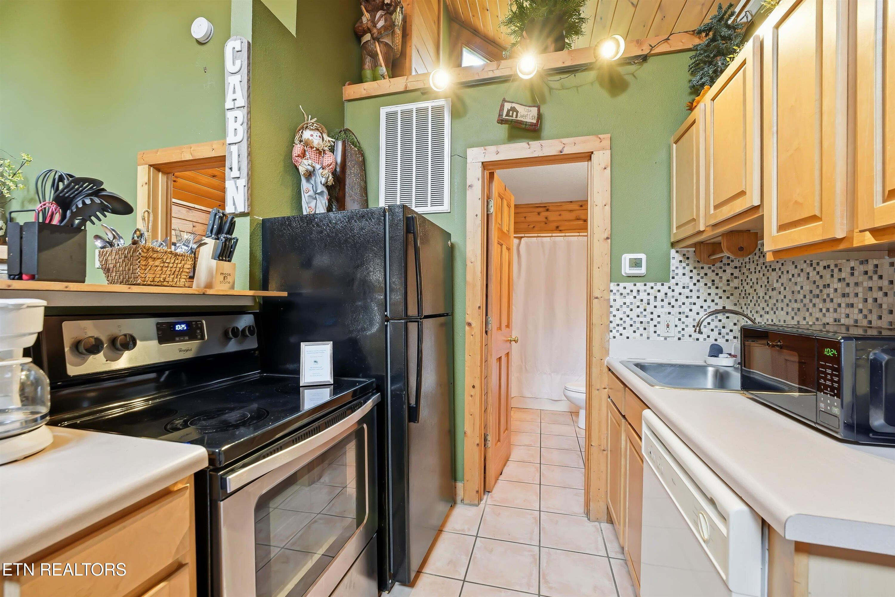 336 Big Bear Way Pigeon Forge TN 37863