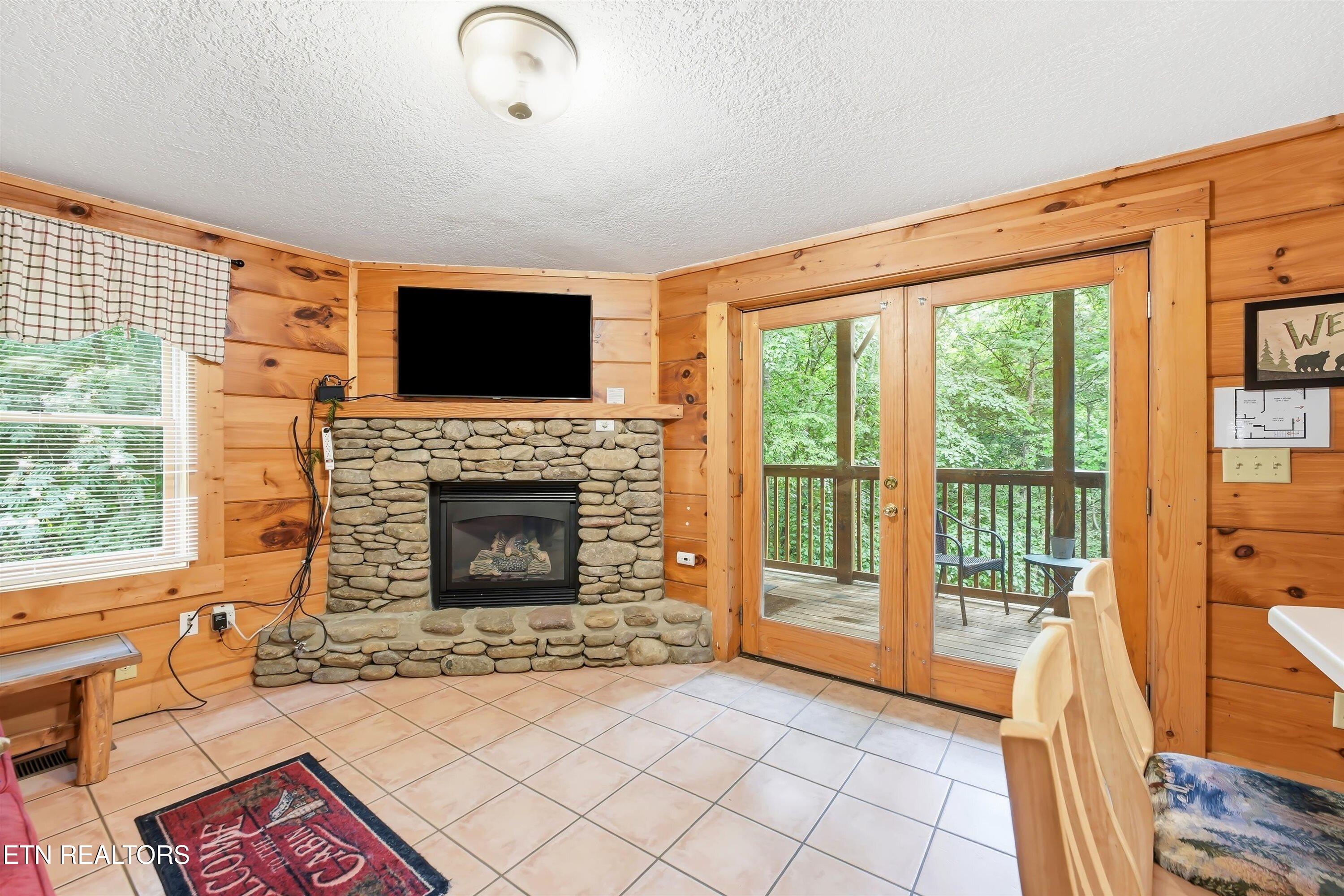 336 Big Bear Way Pigeon Forge TN 37863