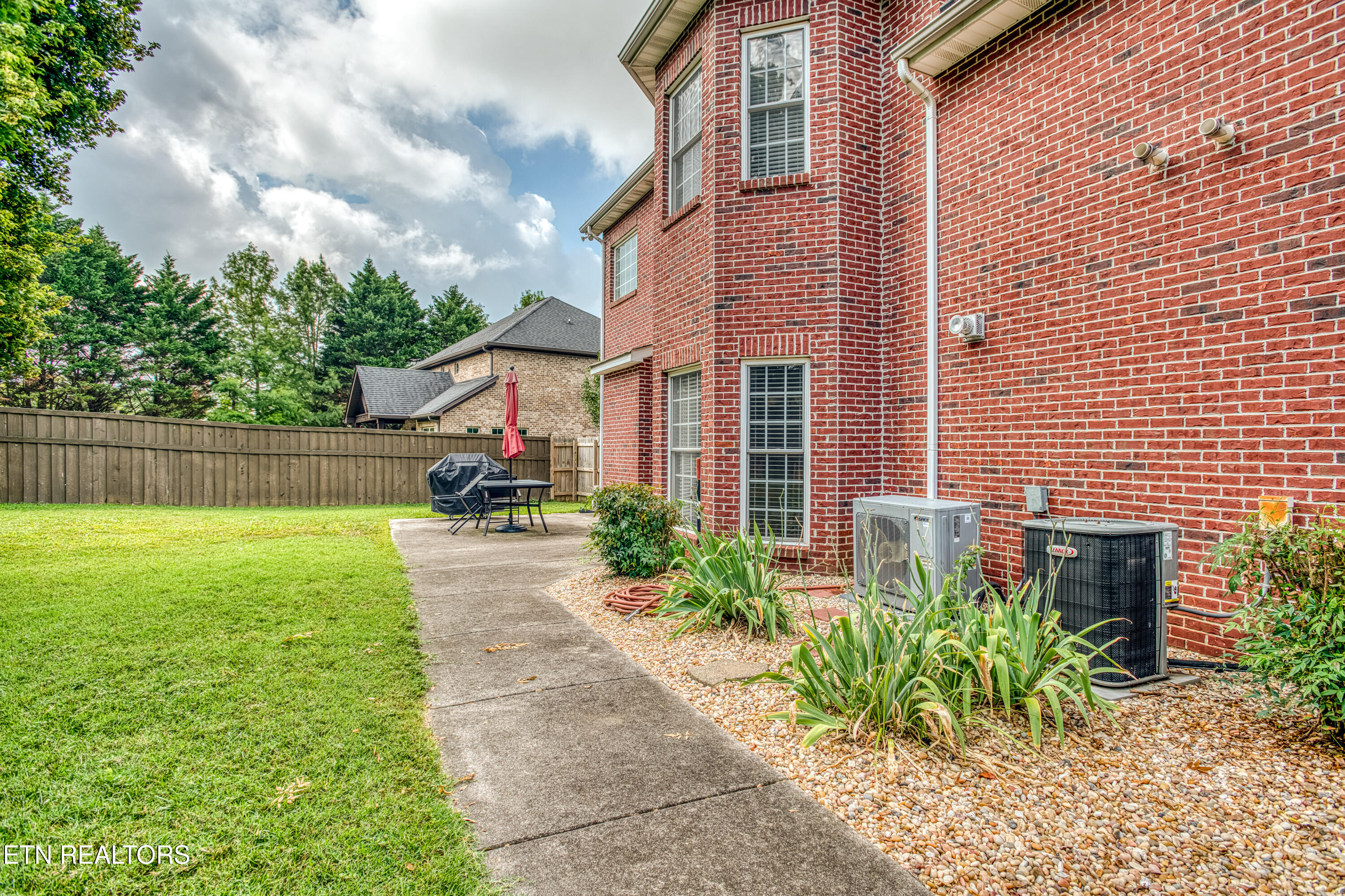 300 Yellowstone Lane Lenoir City TN 37771