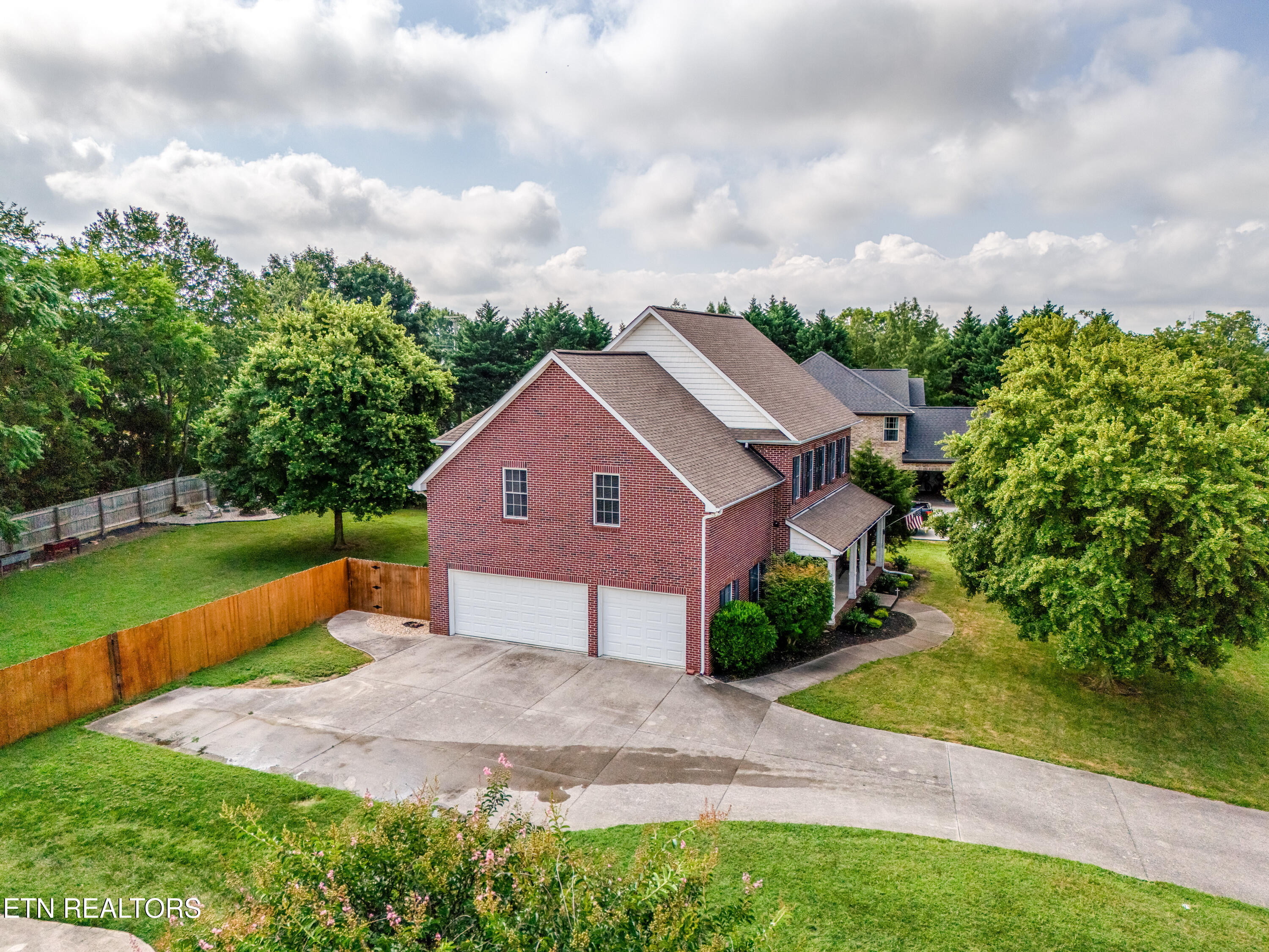 300 Yellowstone Lane Lenoir City TN 37771