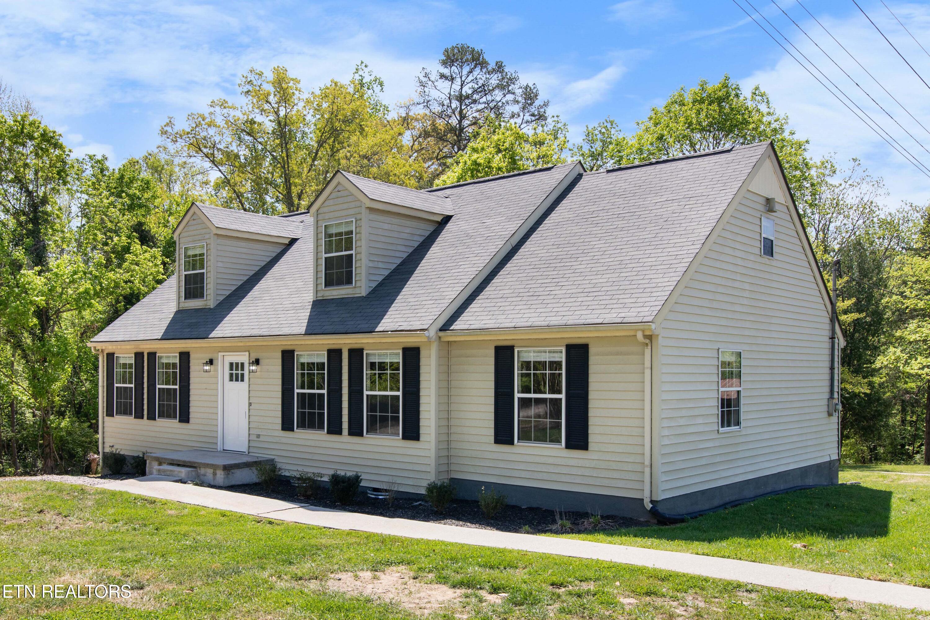 9708 Smoky Row Road Strawberry Plains TN 37871