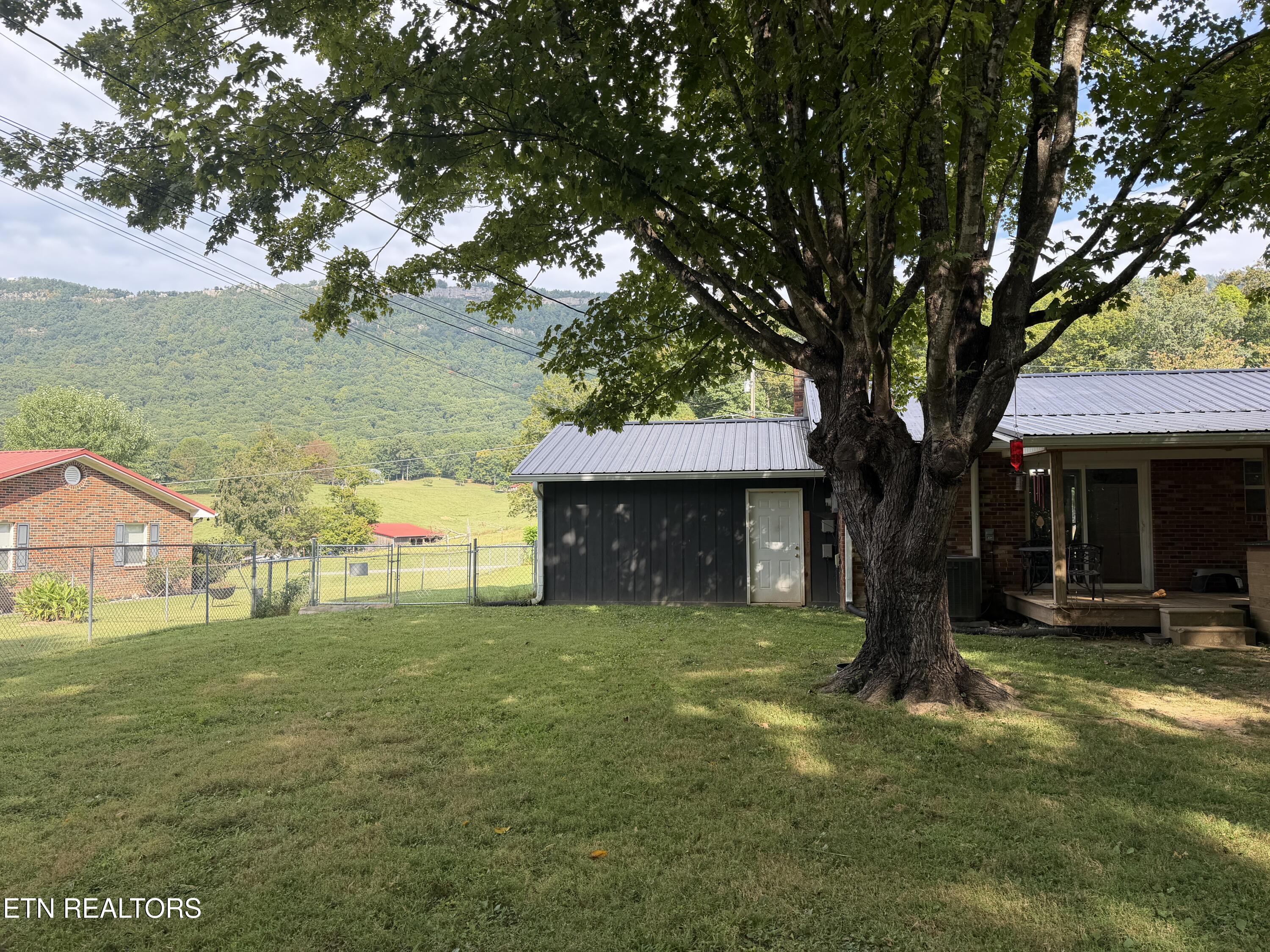 744 Cross Valley Road Lafollette TN 37766