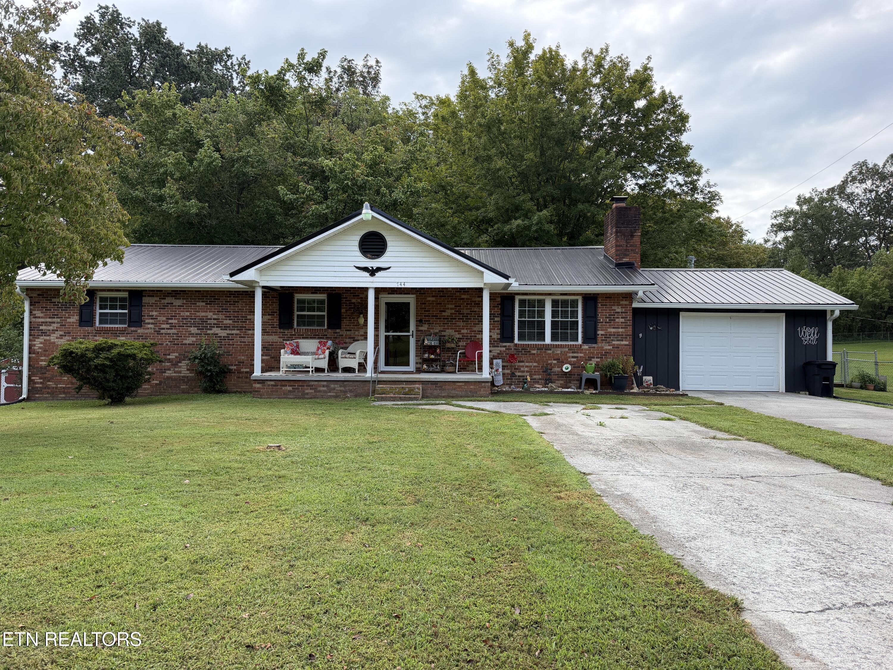 744 Cross Valley Road Lafollette TN 37766