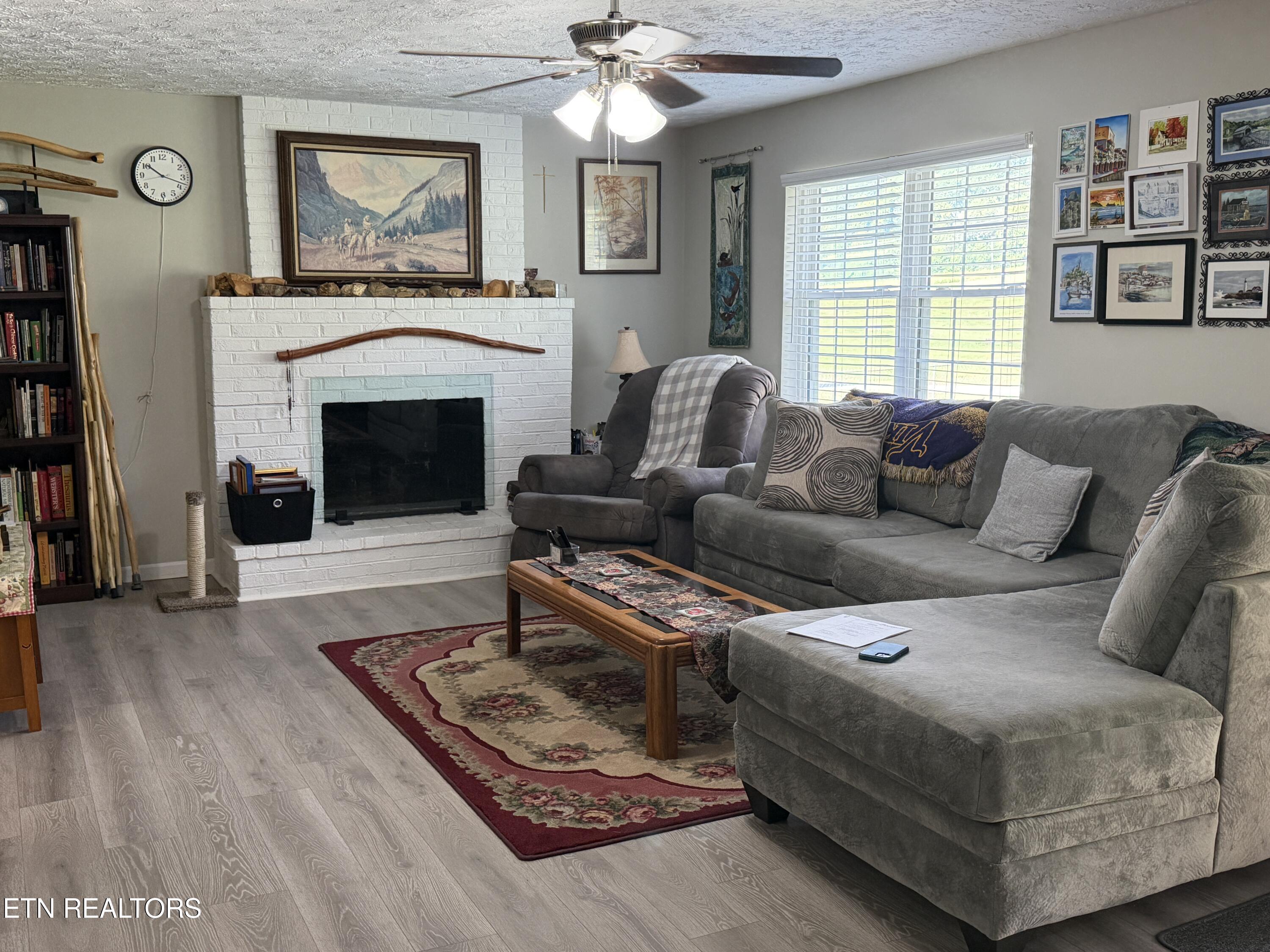 744 Cross Valley Road Lafollette TN 37766